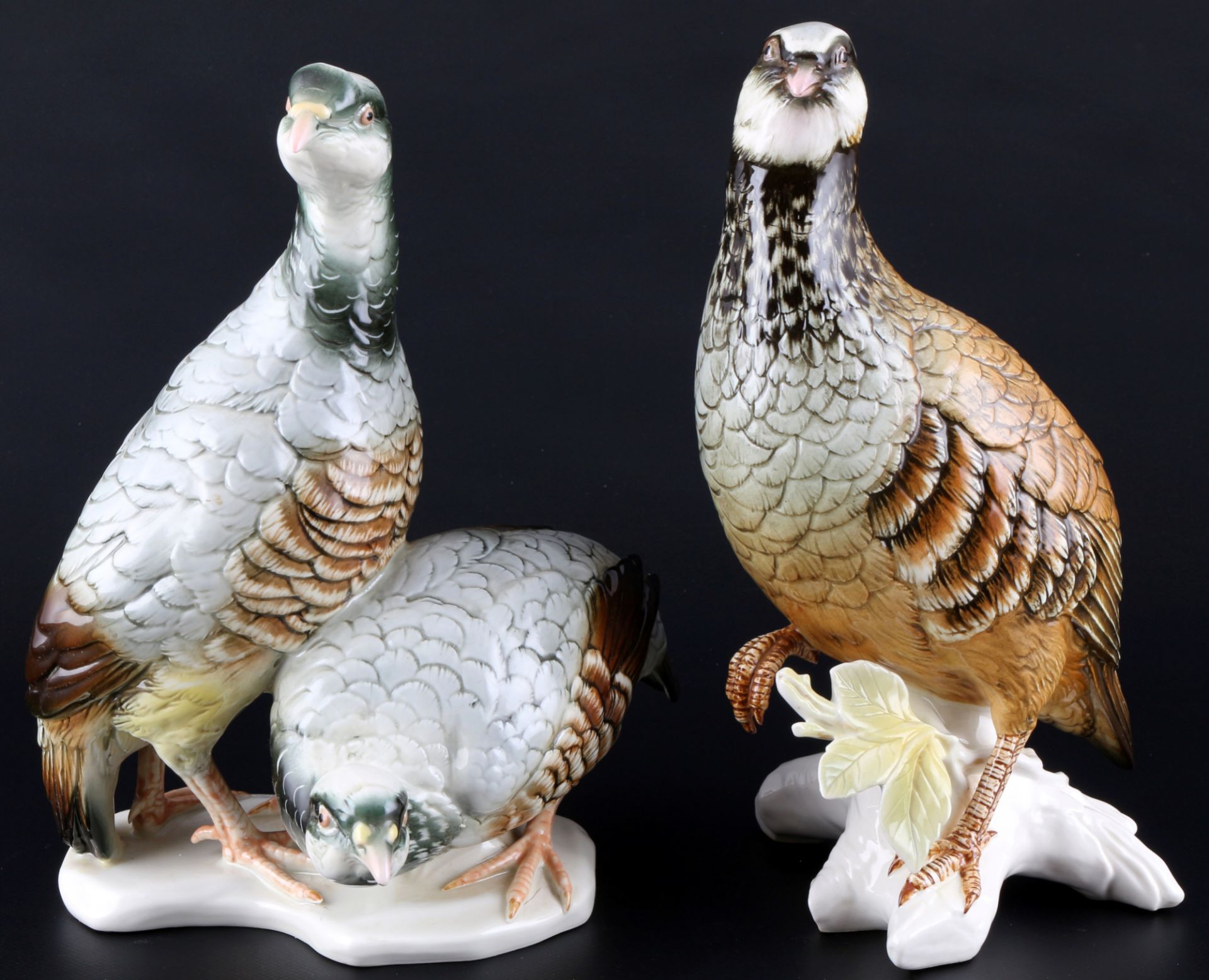 Karl Ens 2 große Rebhuhn-Figuren, Volkstedt, porcelain partridge with partridge pair,