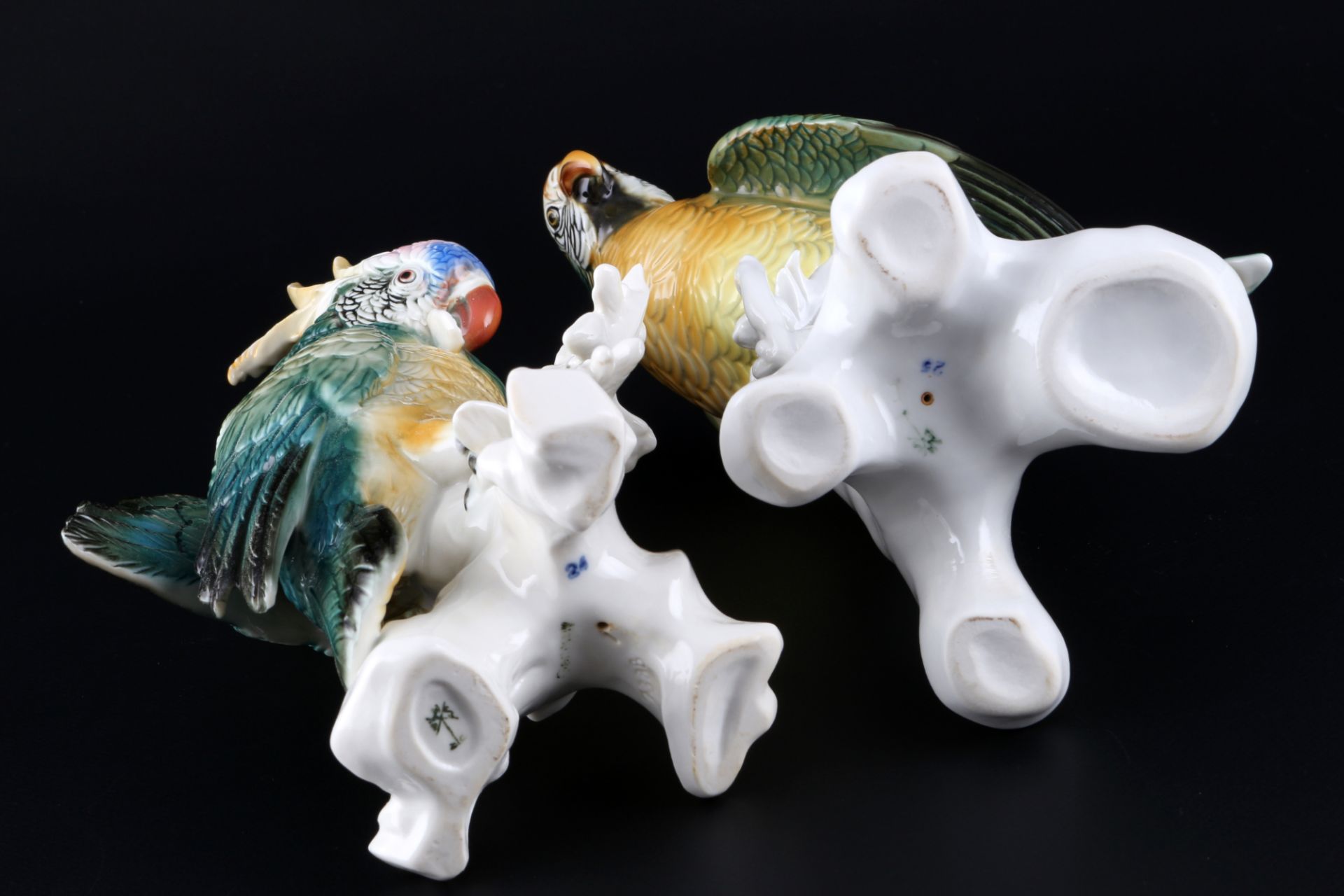 Karl Ens großer Kakadu und Ara Papagei, Volkstedt, porcelain cockatoo and parrot, - Image 3 of 3