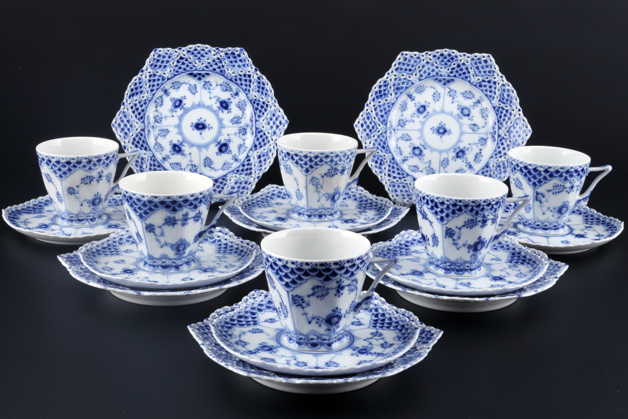 Royal Copenhagen Musselmalet Vollspitze 6 Kaffeegedecke 1036/1144, coffee cups with plates,