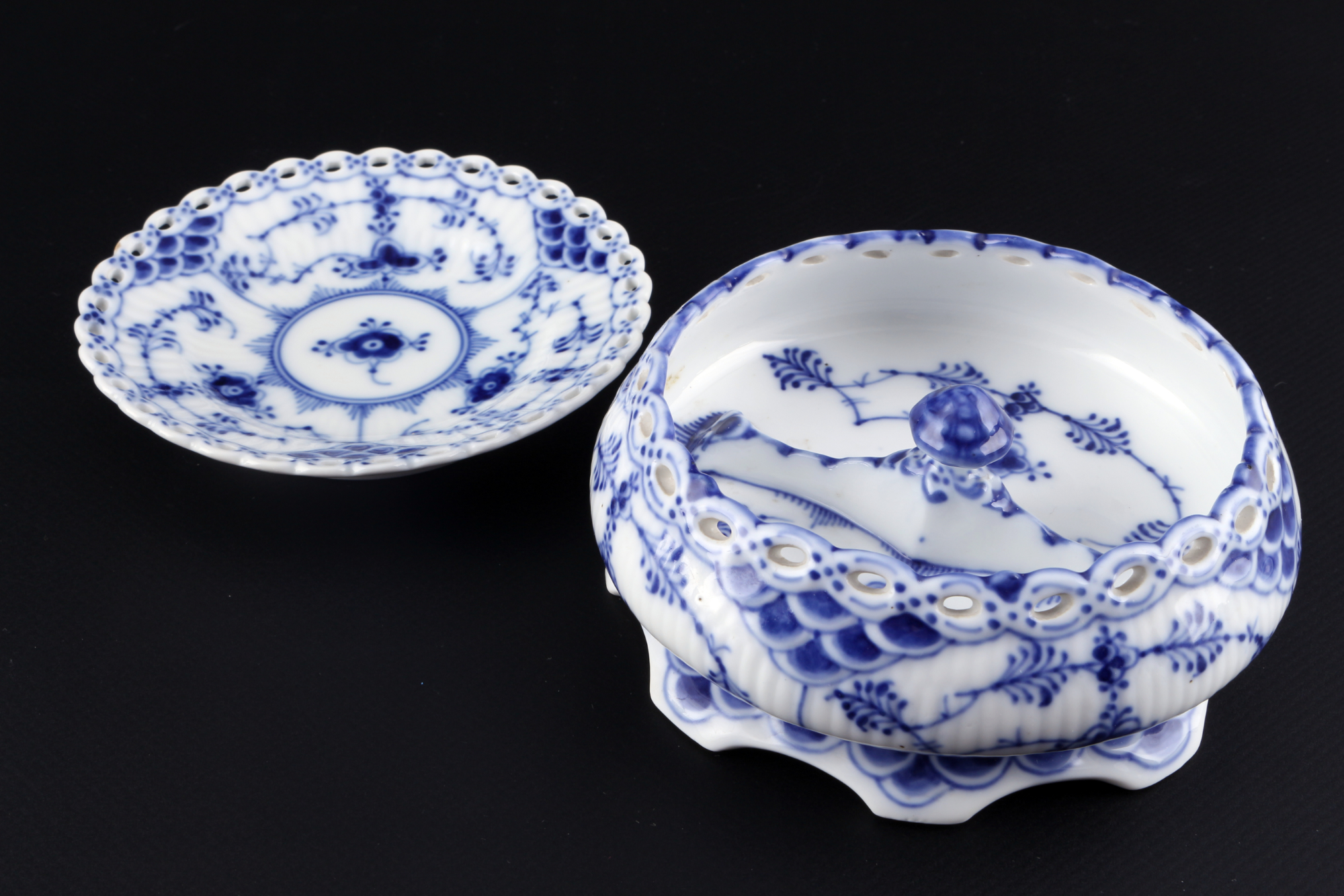 Royal Copenhagen Musselmalet Vollspitze 5-teiliges Porzellan, full lace 5-piece porcelain, - Image 4 of 6