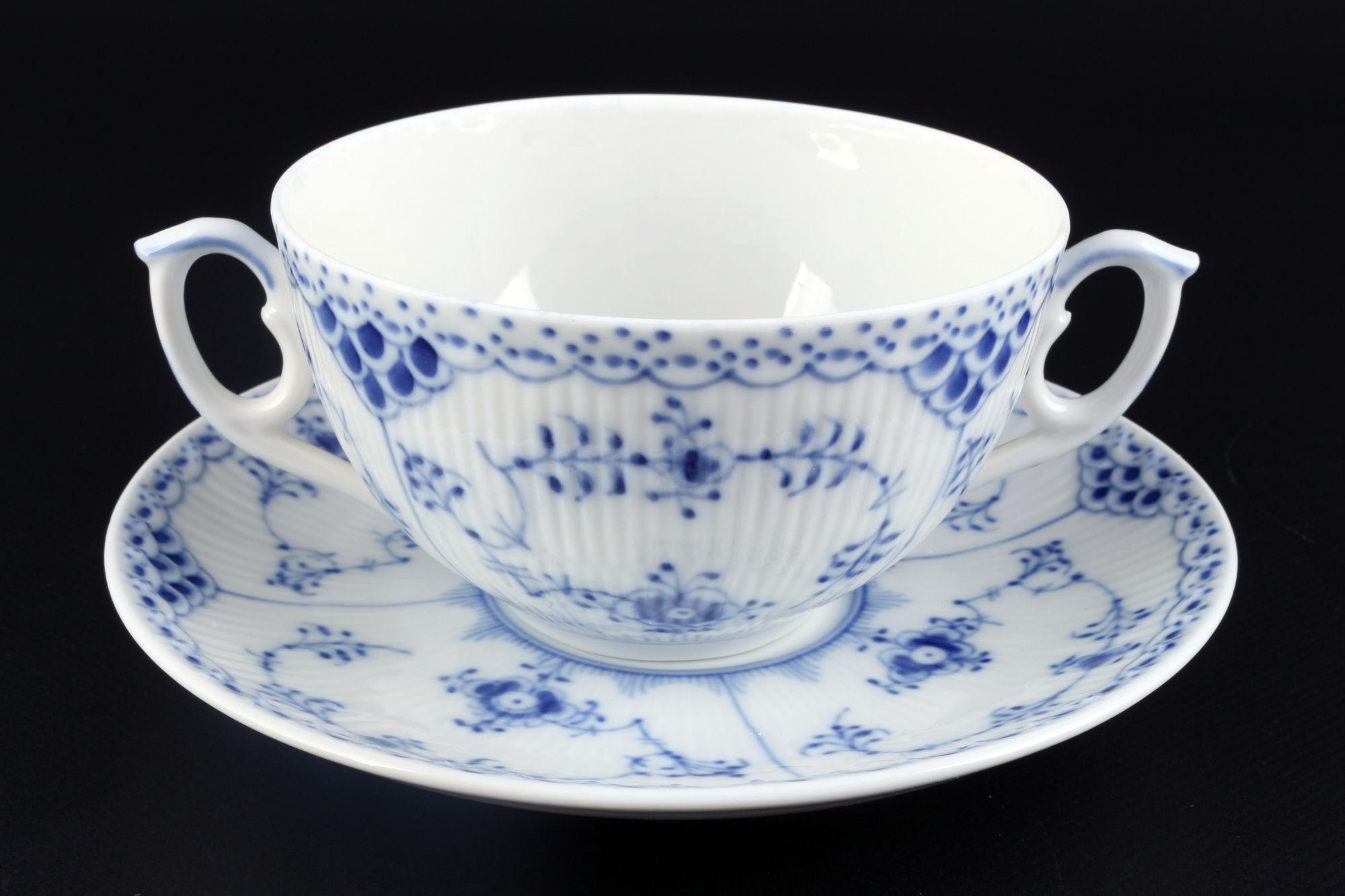 Royal Copenhagen Musselmalet 6 Suppentassen, soup cups with saucers, - Image 2 of 5