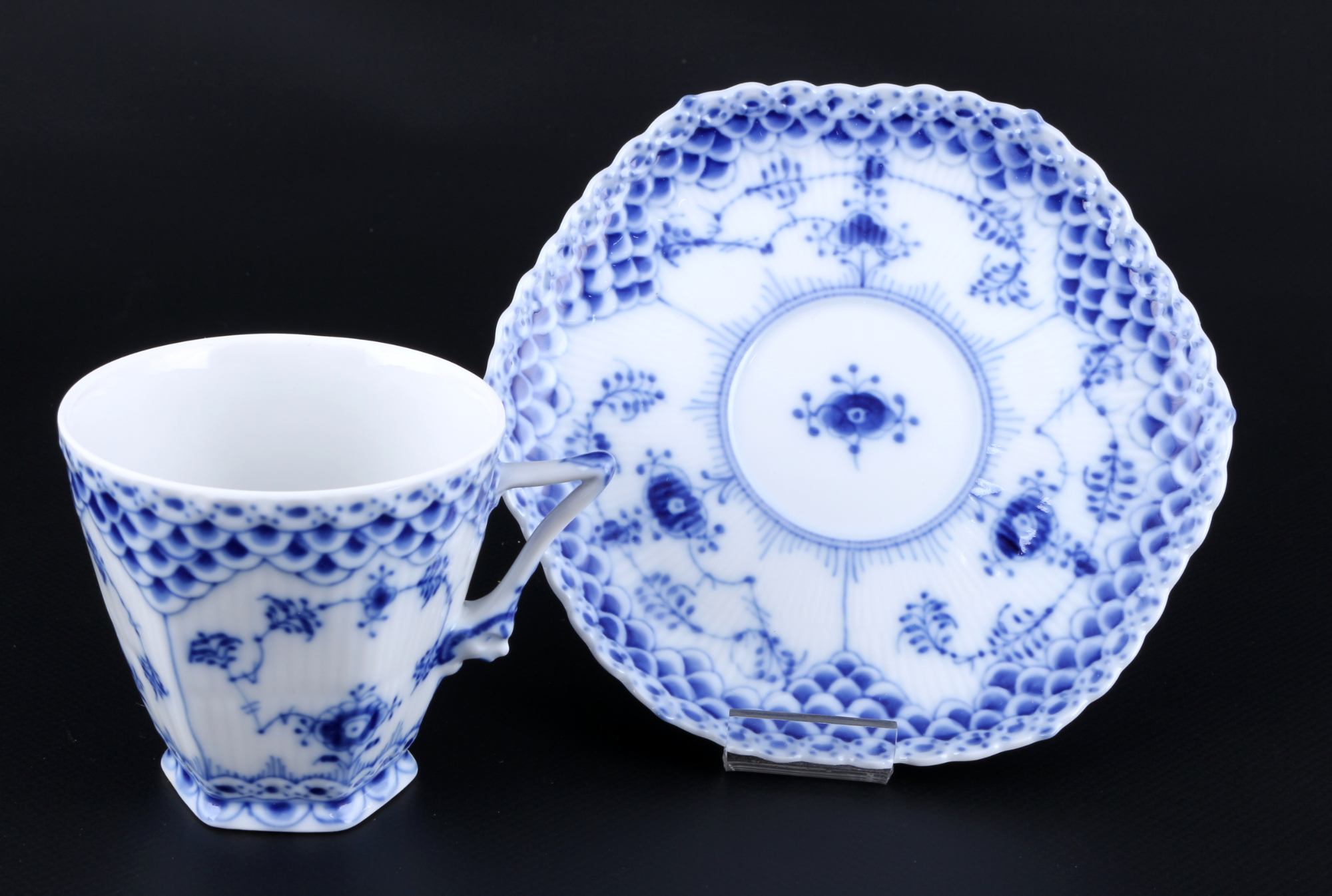 Royal Copenhagen Musselmalet Vollspitze 12 Kaffeetassen 1036, full lace coffee cups 1st choice, - Image 2 of 5