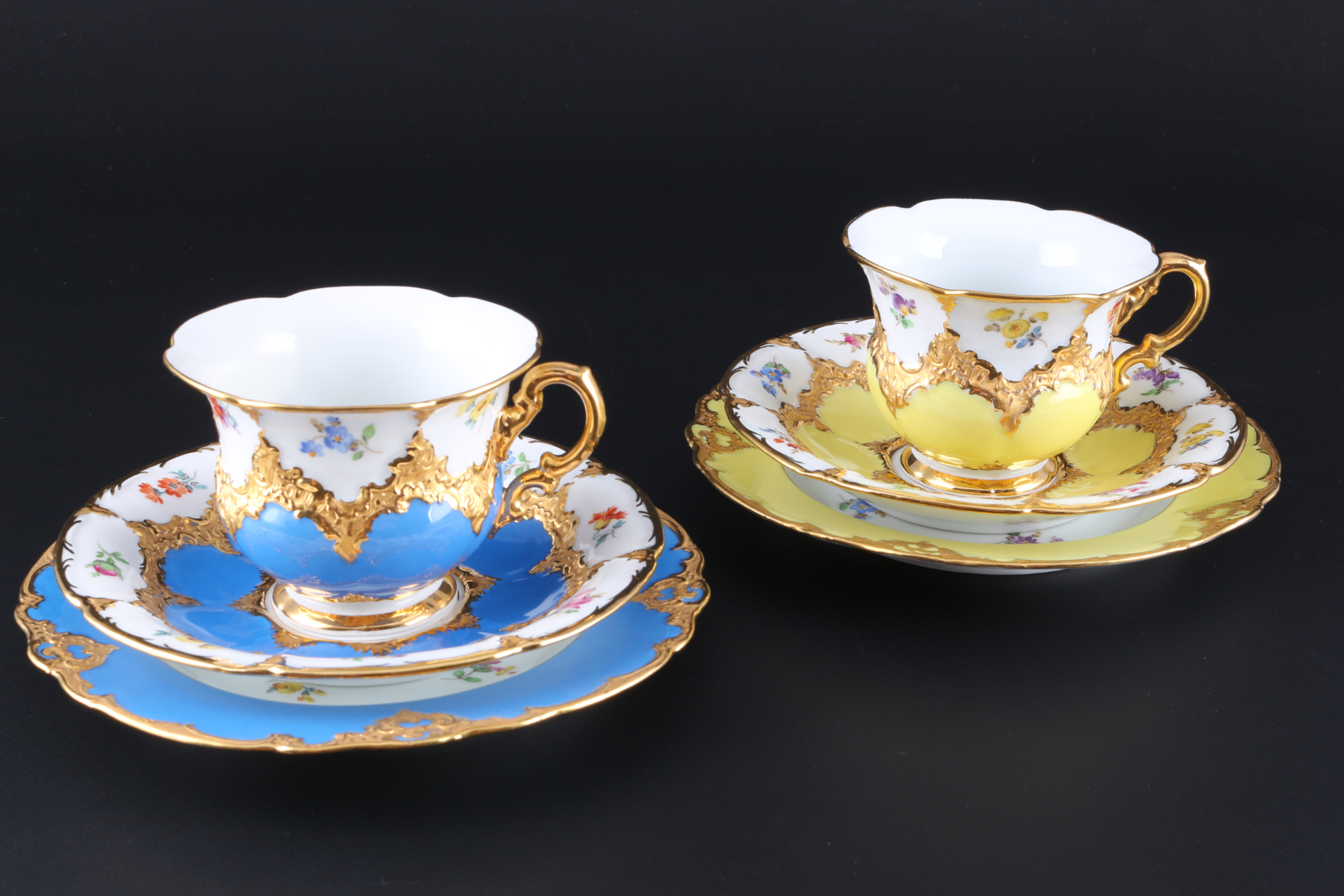 Meissen B-Form Hellblau / Gelb Streublümchen 2 Kaffeegedecke 1.Wahl, coffee cups 1st choice, - Image 2 of 8