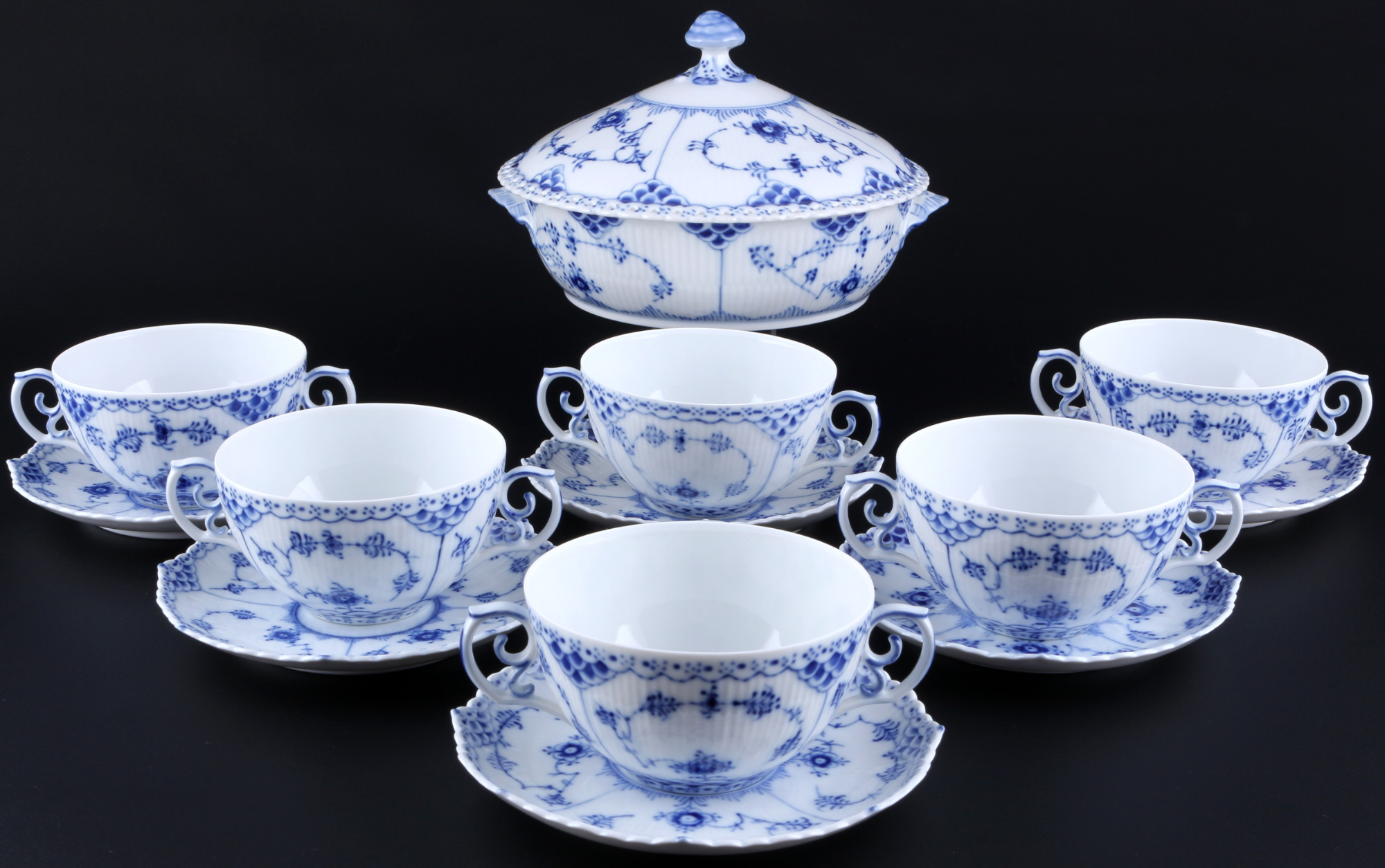 Royal Copenhagen Musselmalet Vollspitze 6 Suppentassen mit Deckelterrine 1228/1128, soup porcelain,