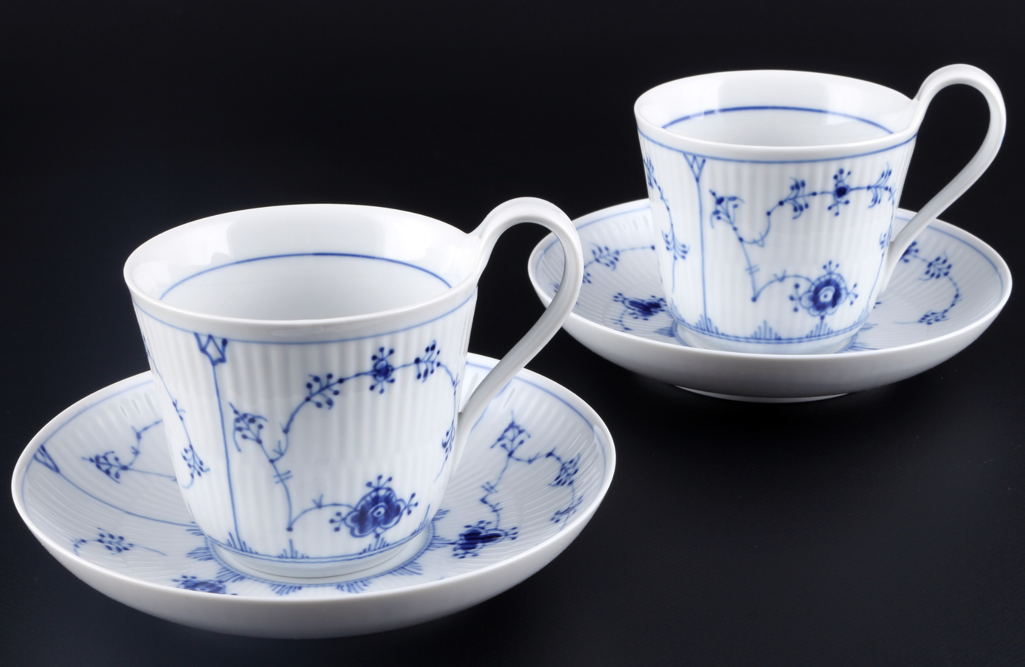 Royal Copenhagen Musselmalet 2 große Bechertassen, large cups with saucers,