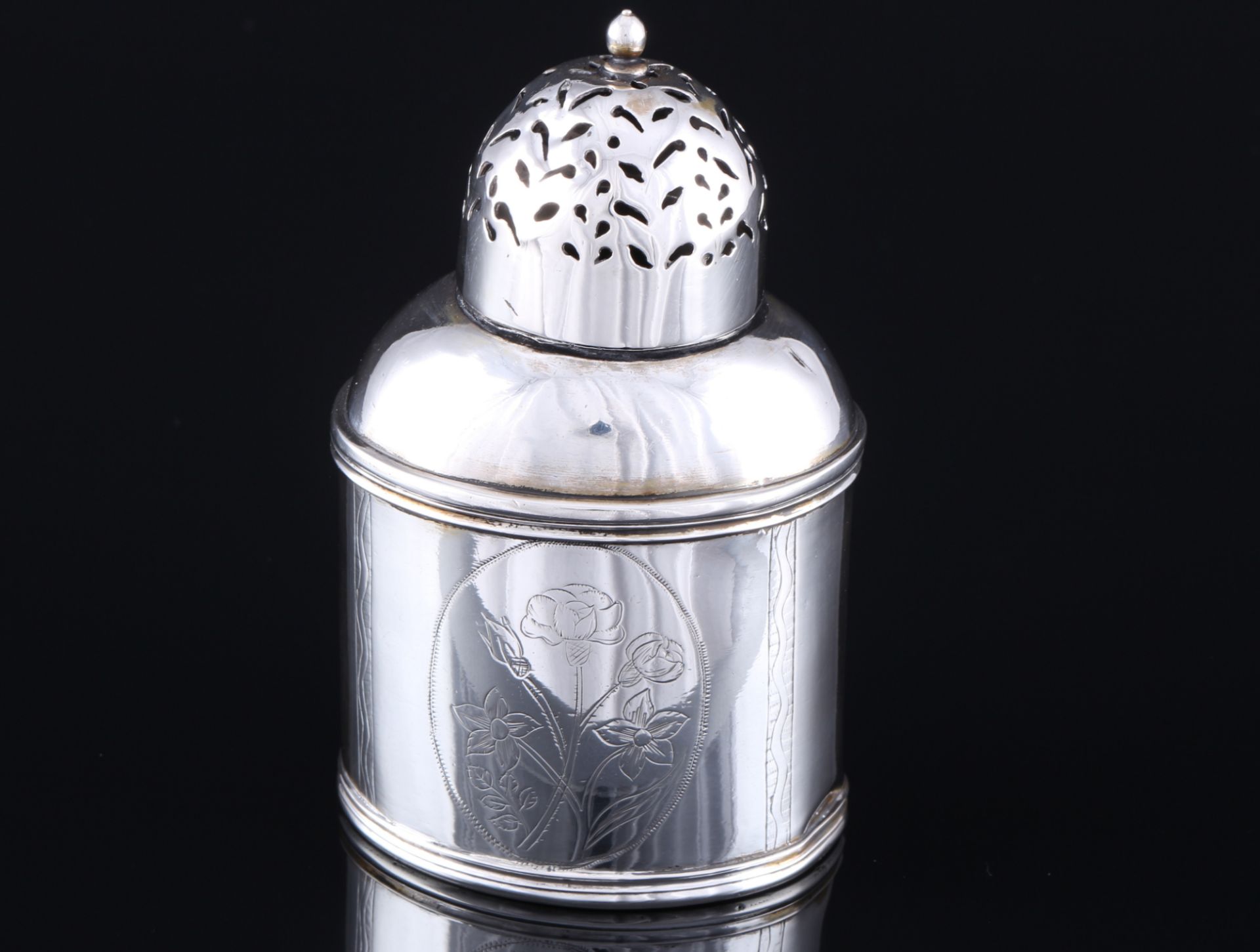 Silber Zuckerstreuer, 19. Jahrhundert 13-Lot, silver muffineer / sugar shaker 19th century,