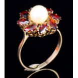 333 Gold Ring mit Granaten und Perle, 8K gold ring with pearl and garnets,
