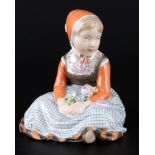 Royal Copenhagen Trachtenkind Fyn / Fünen 12420, national costume girl figure 1st choice,