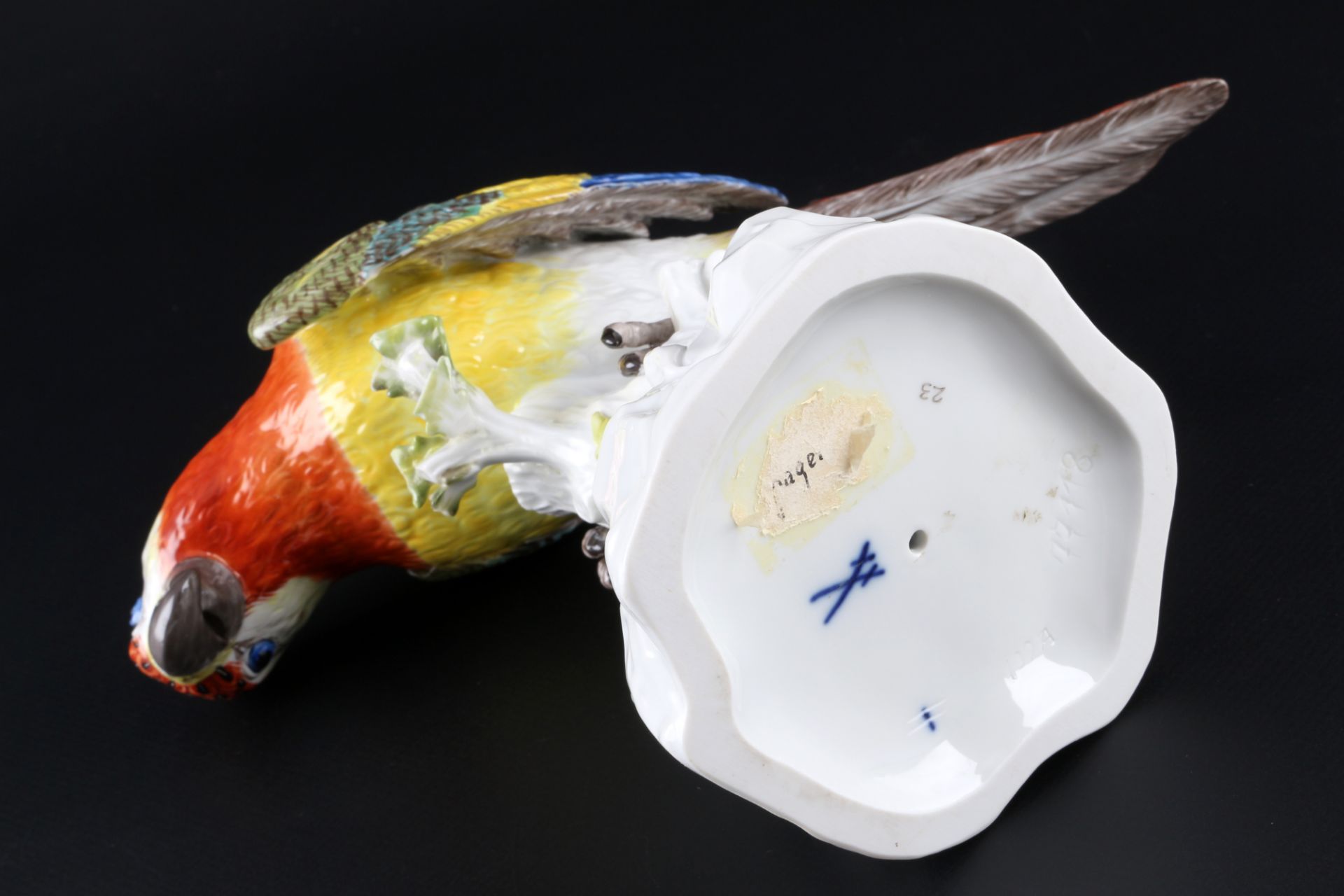 Meissen Ara Papagei auf Stamm, porcelain parrot, - Image 5 of 7