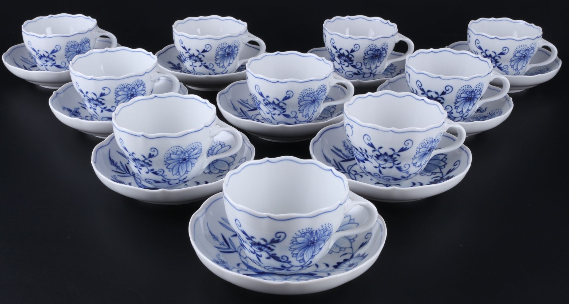 Meissen Zwiebelmuster 10 Kaffeetassen 1.Wahl, coffee cups with saucers 1st choice,