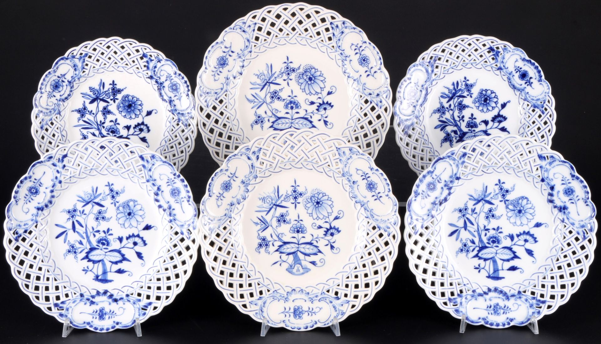 Meissen Zwiebelmuster 6 Durchbruchteller 1.Wahl, cutwork plates 1st choice,