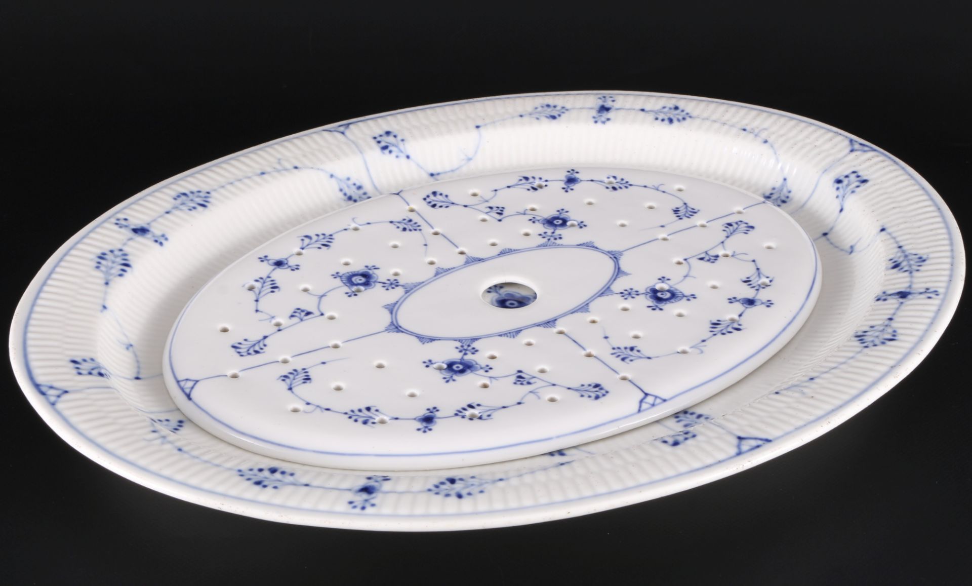 Royal Copenhagen Musselmalet große Platte mit Abtropfplatte, large platter with drain board,