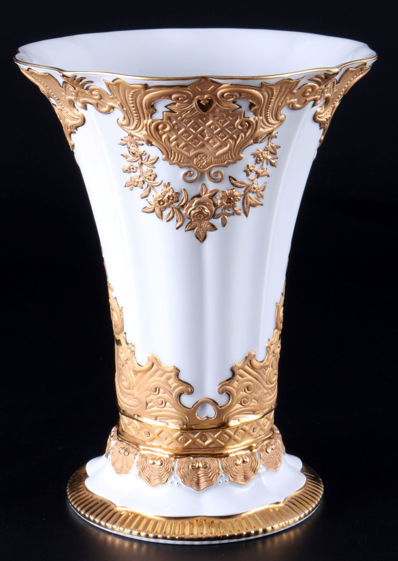 Meissen Prunkvase goldstaffiertes Reliefdekor, splendor vase gold staffed relief, - Bild 2 aus 4