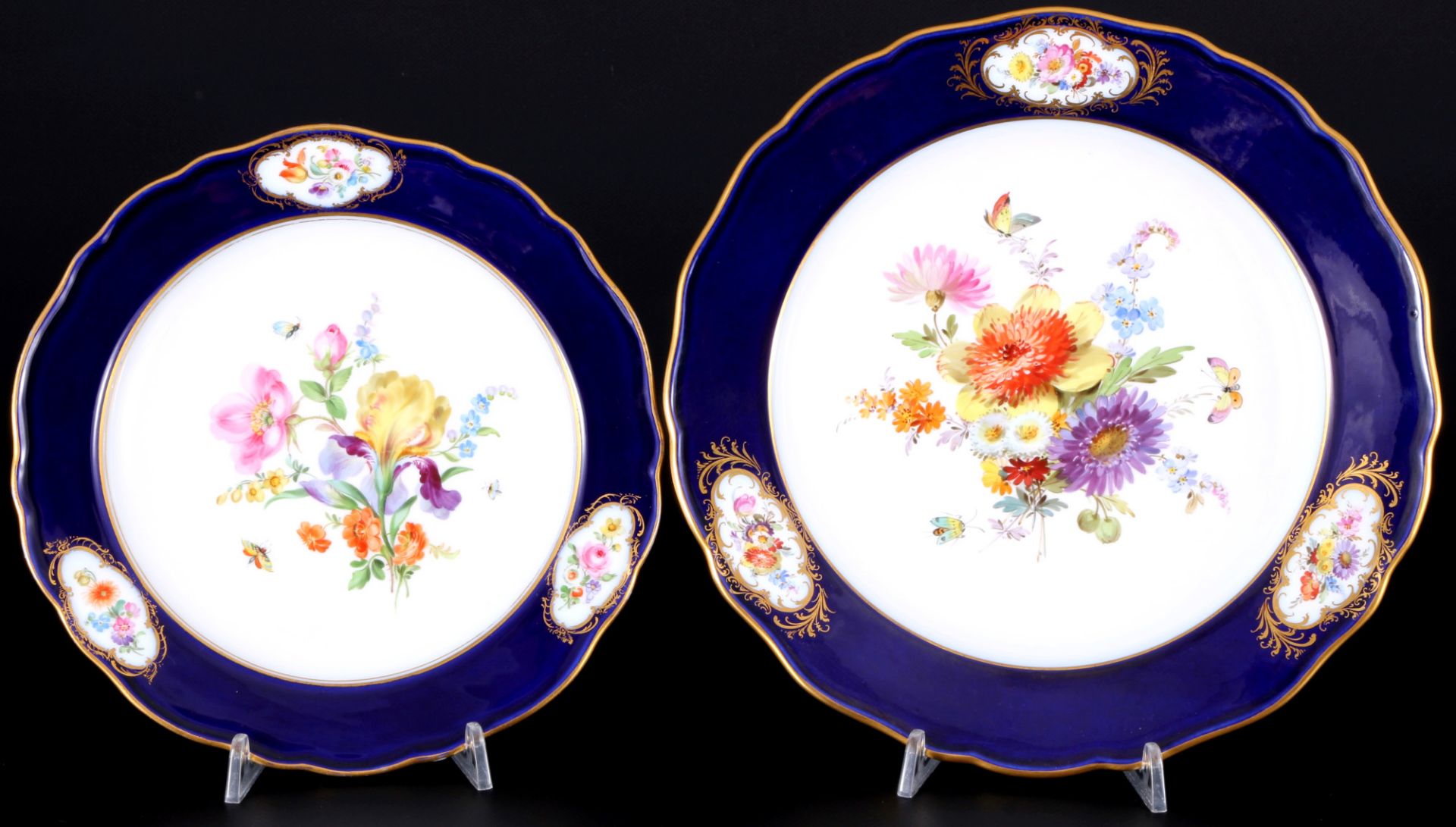 Meissen Blumenbukett kobaltblau 2 Prunkteller 1.Wahl, Knaufmarke, splendor plates with royal blue ri