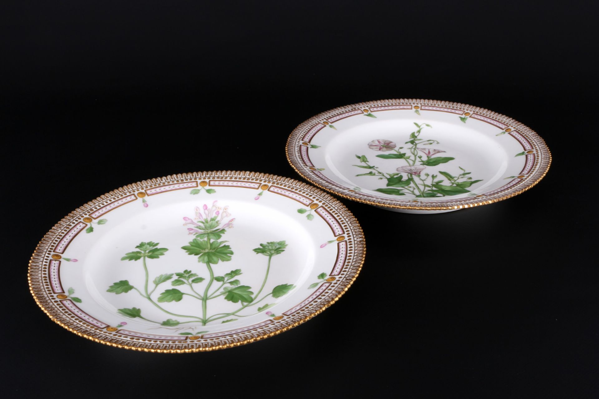Royal Copenhagen Flora Danica 2 Speiseteller 3549, dinner plates, - Bild 4 aus 5