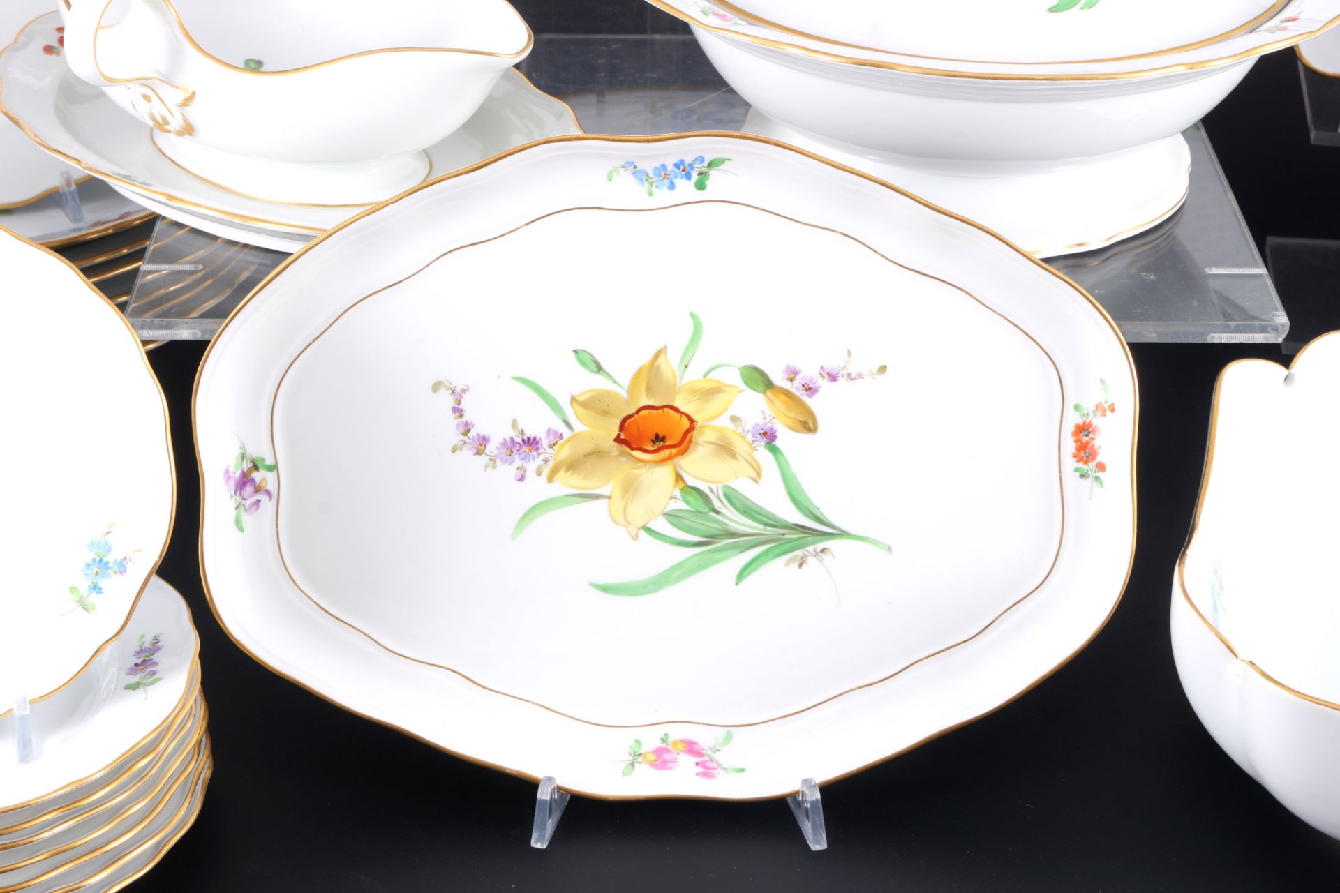 Meissen Blume umfangreiches Speiseservice für 8 Personen 1.Wahl, dinner service for 8 pers. 1st choi - Bild 4 aus 6