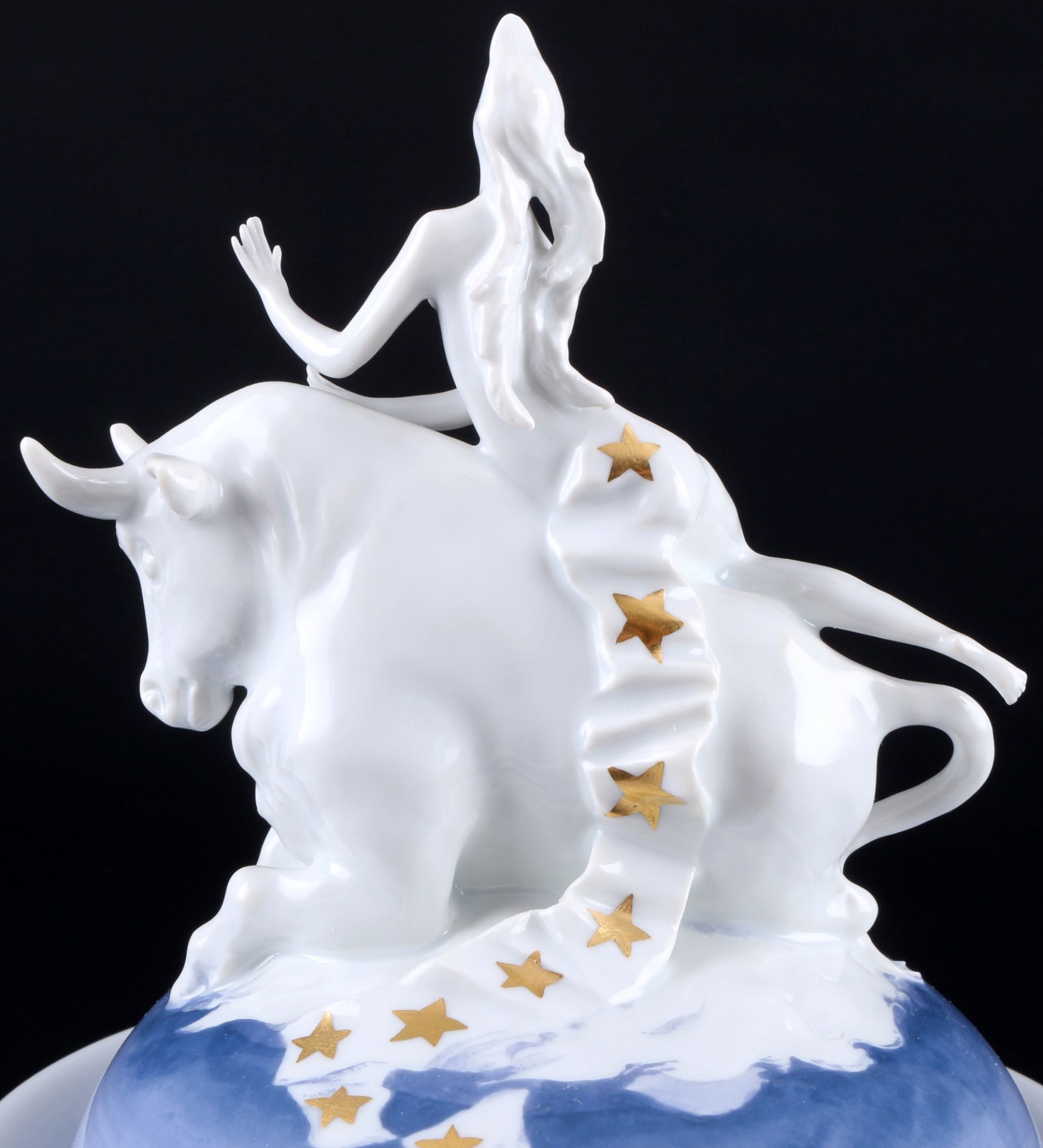 Meissen Deckeldose Europa auf Stier 1.Wahl, Peter Strang, lidded box Europe on bull, - Bild 3 aus 6