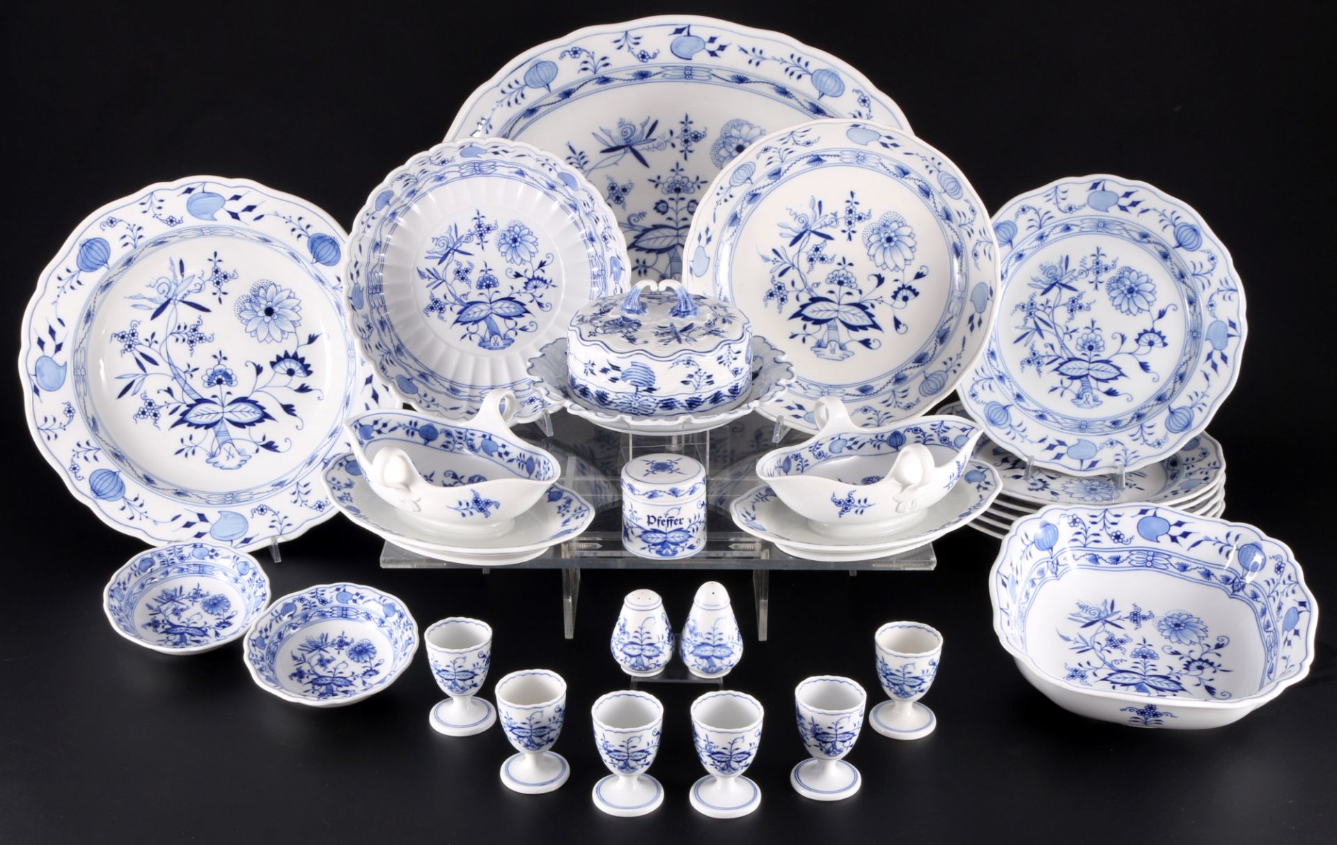 Meissen Zwiebelmuster Speiseservice für 6 Personen 1.Wahl, dinner service for 6 pers. 1st choice,