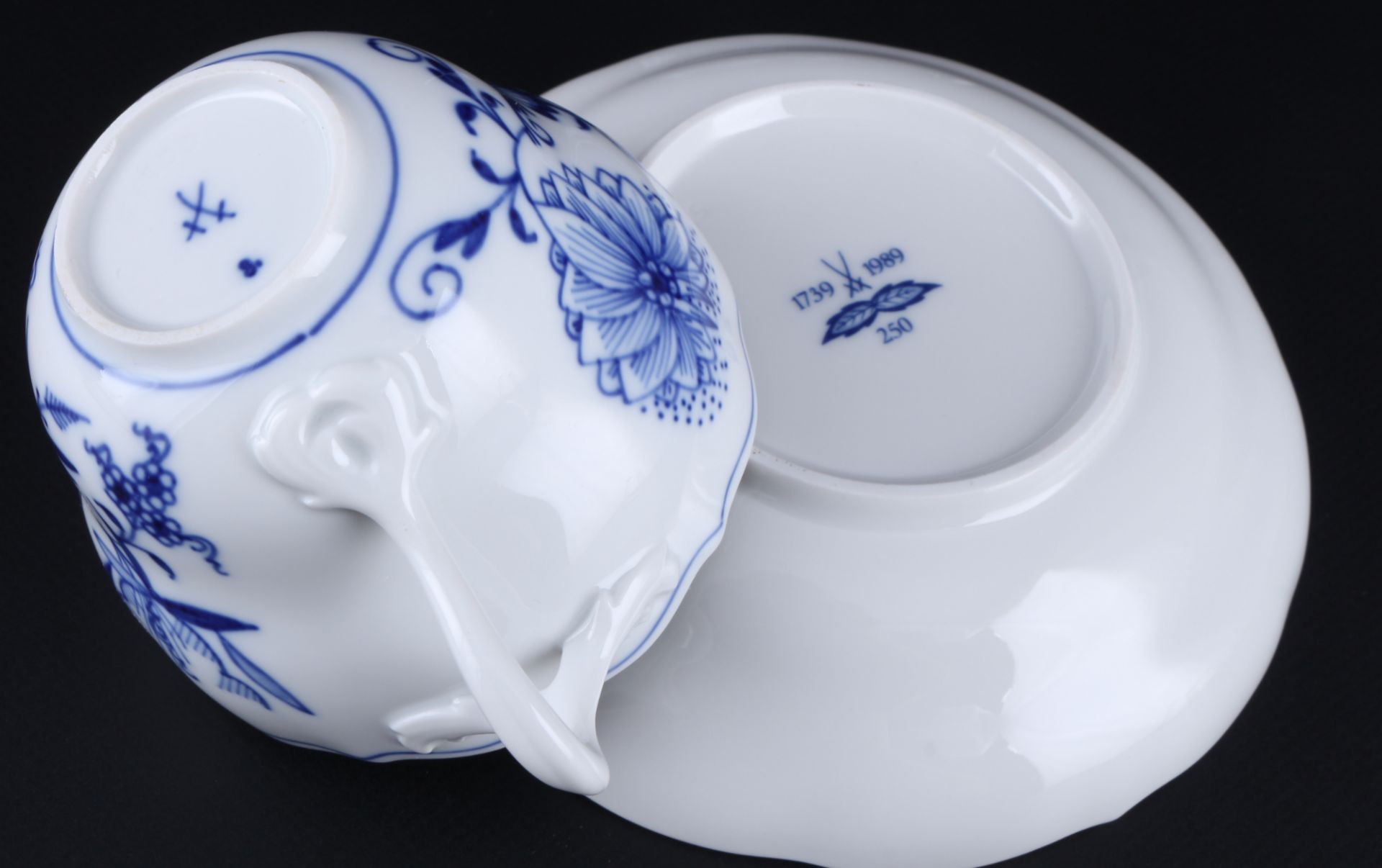 Meissen Zwiebelmuster 10 Kaffeetassen 1.Wahl, coffee cups with saucers 1st choice, - Bild 3 aus 3