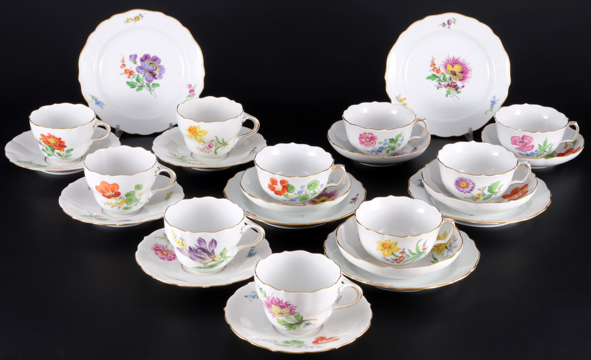 Meissen Blumen 5 Kaffeegedecke und 5 Teetassen 1.Wahl, coffee and tea cups with one set of plates 1s