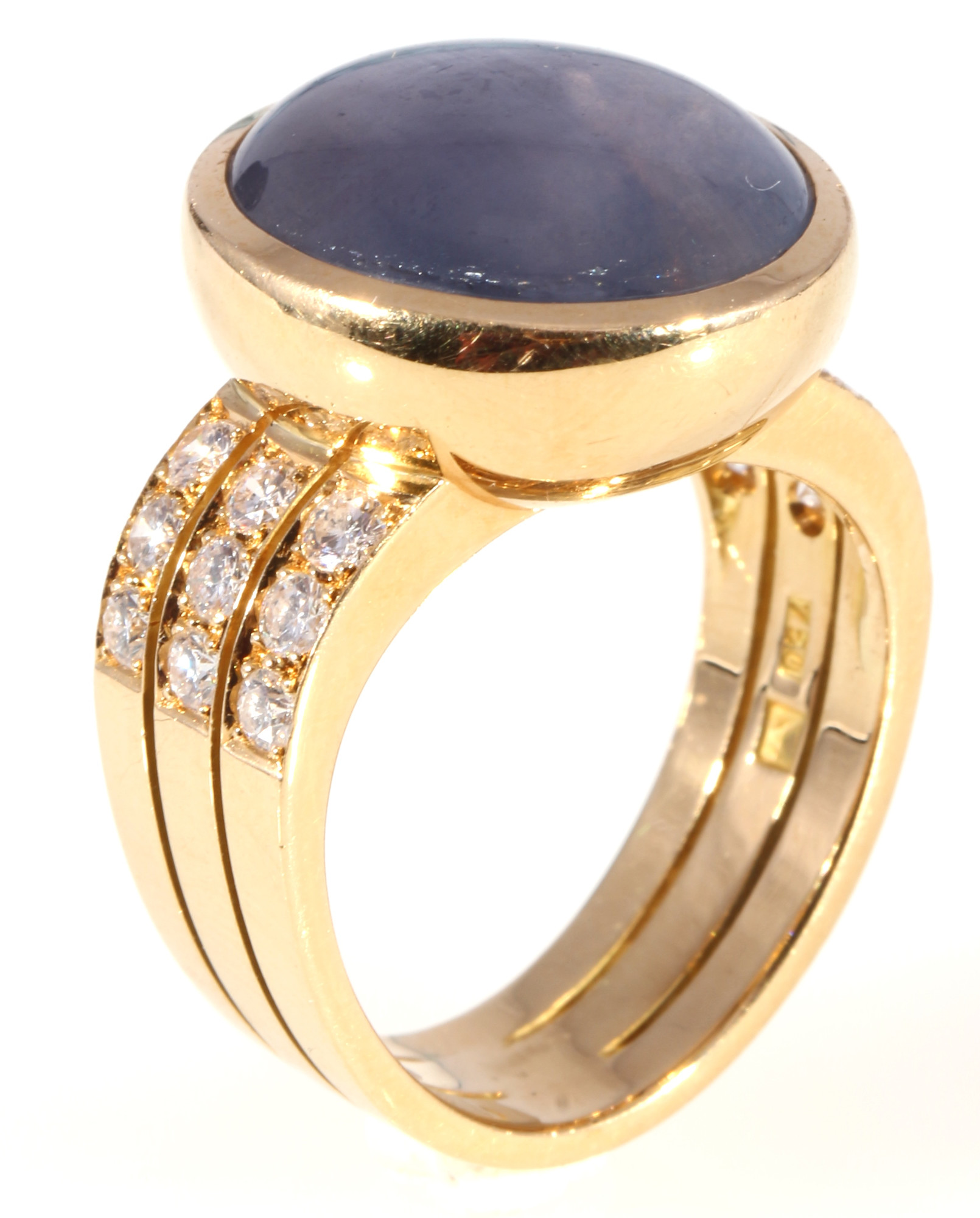 750 gold ring sapphire with 18 diamonds ca. 0.9 ct, 18K Gold Ring Saphir mit 18 Brillanten ca. 0,9ct - Image 2 of 4