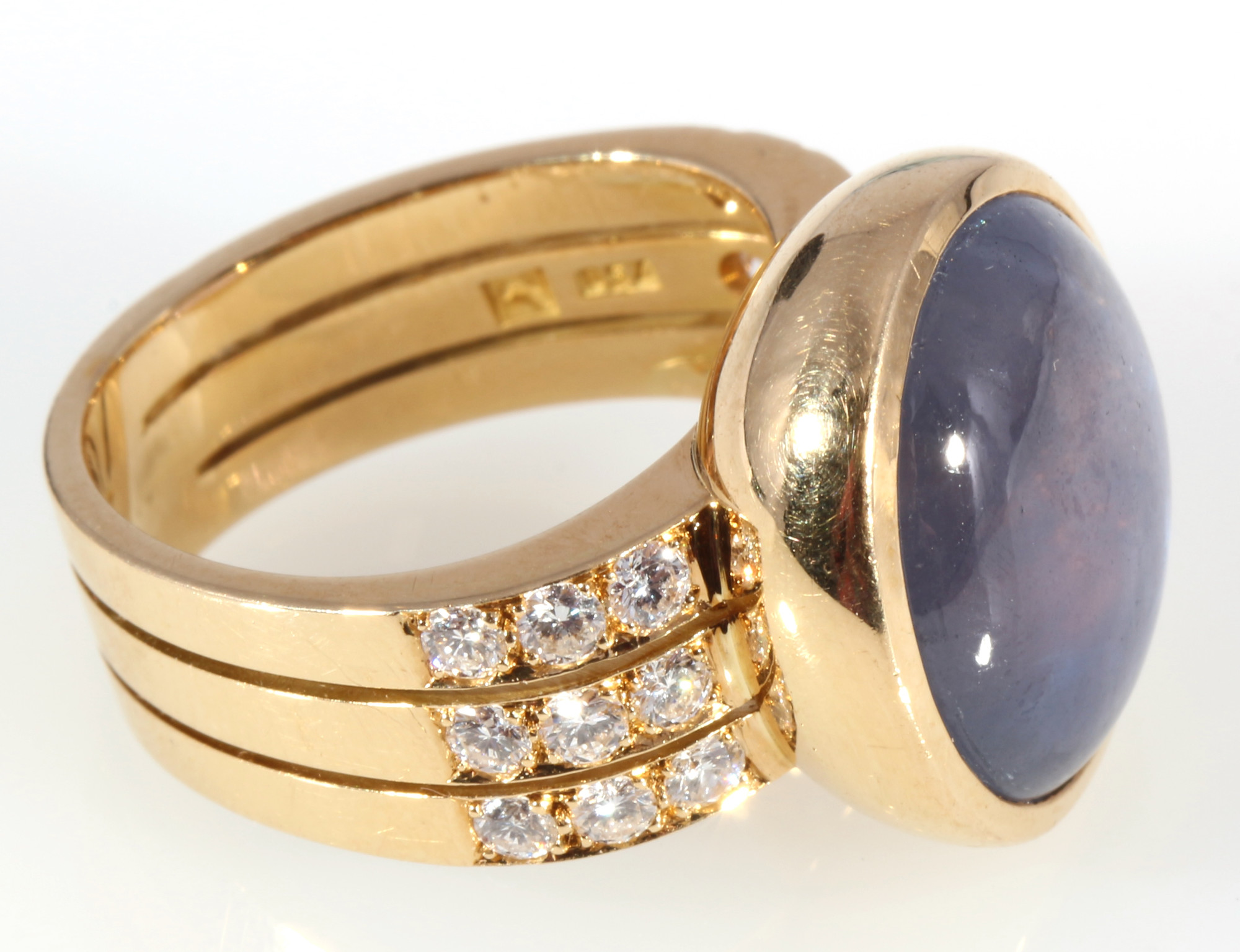 750 gold ring sapphire with 18 diamonds ca. 0.9 ct, 18K Gold Ring Saphir mit 18 Brillanten ca. 0,9ct - Image 4 of 4
