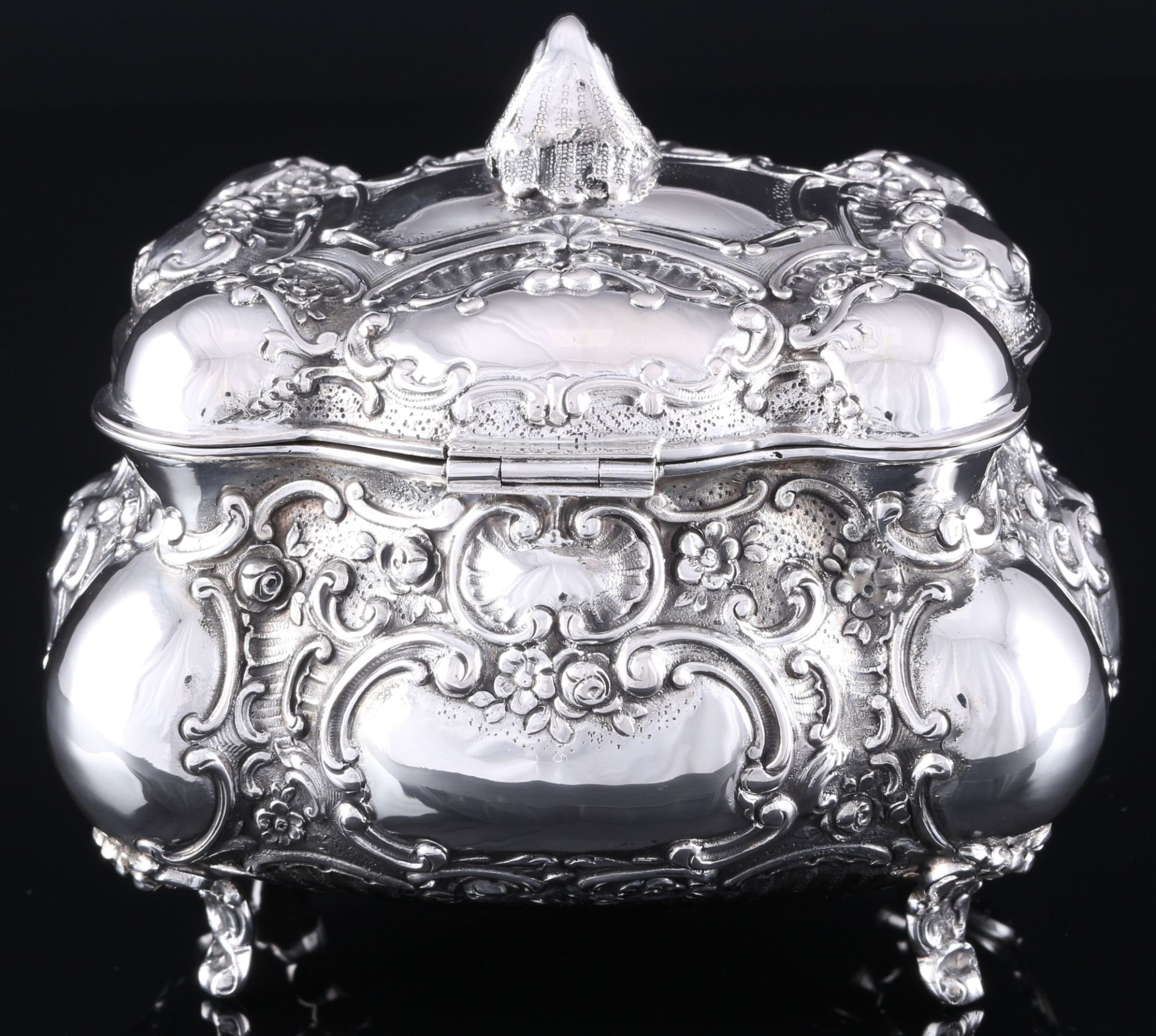 800 Silber Jugendstil Deckeldose mit Rosendekor, art nouveau silver lidded box, - Bild 3 aus 4