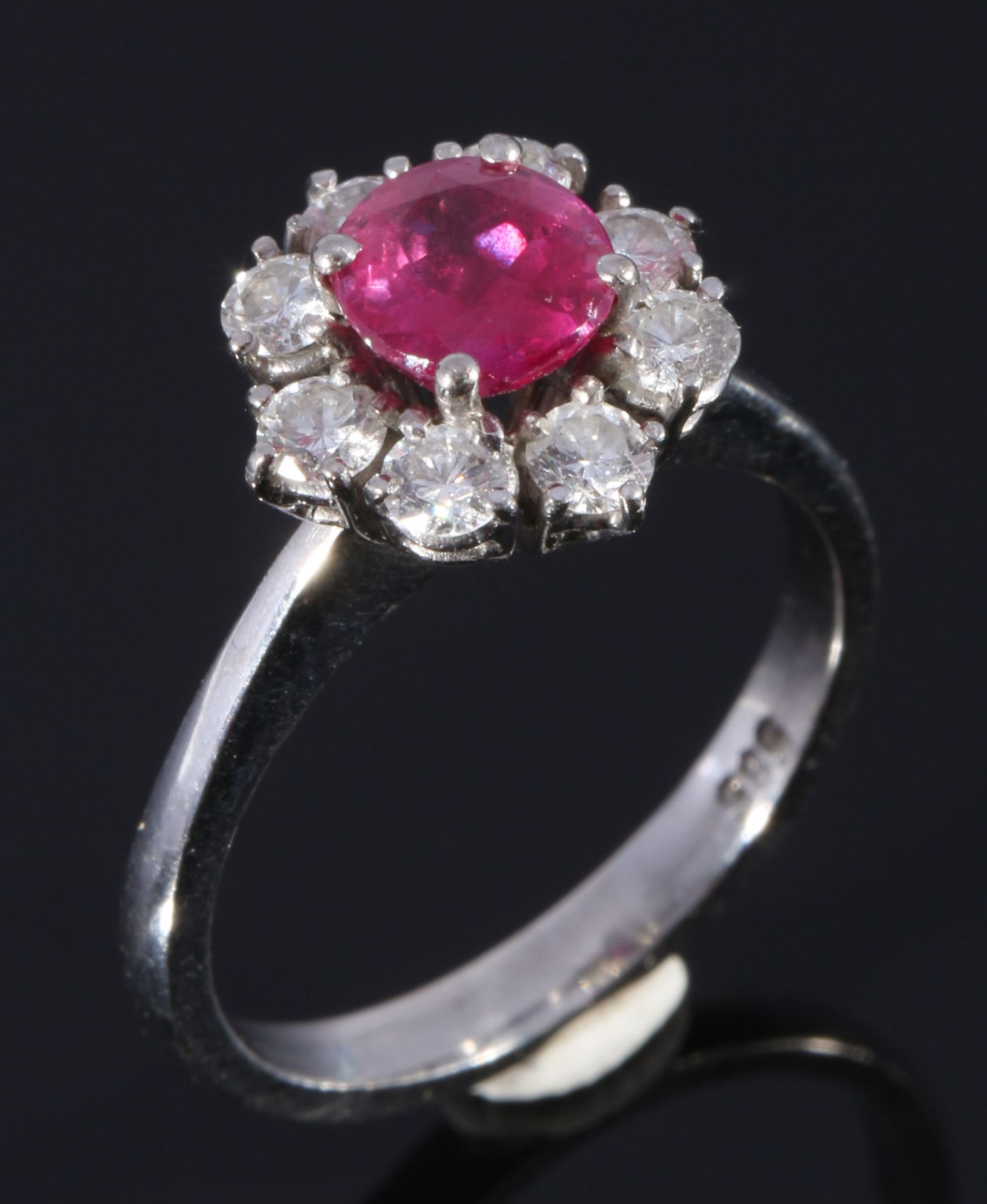 585 gold ring ruby ​​with 8 diamonds ca. 0.8 ct, 14K Gold Ring Rubin mit 8 Brillanten ca. 0,8ct, - Image 2 of 3