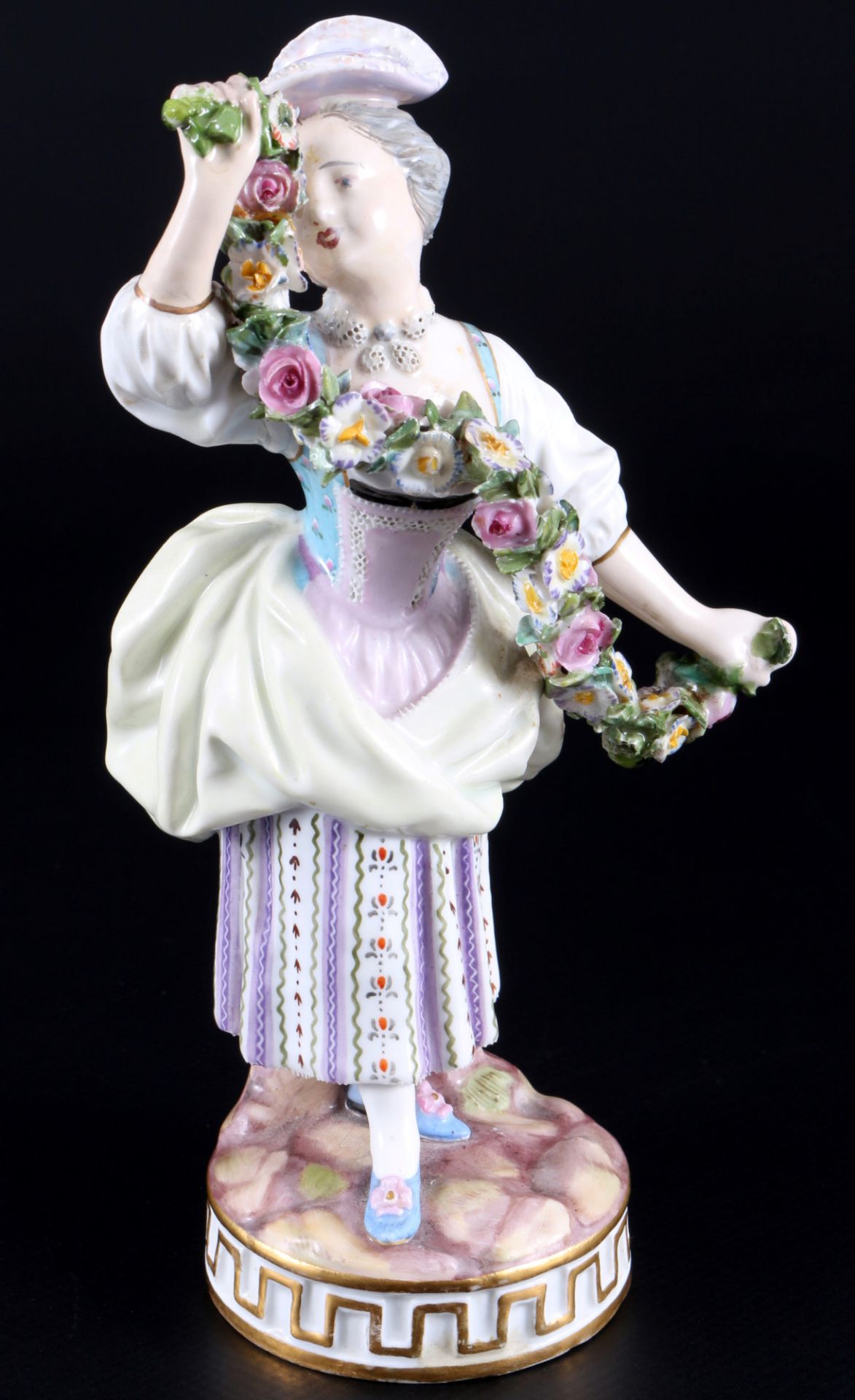 Meissen Gärtnerin mit Girlande 1.Wahl, Knaufmarke, gardener with garland 1st choice,