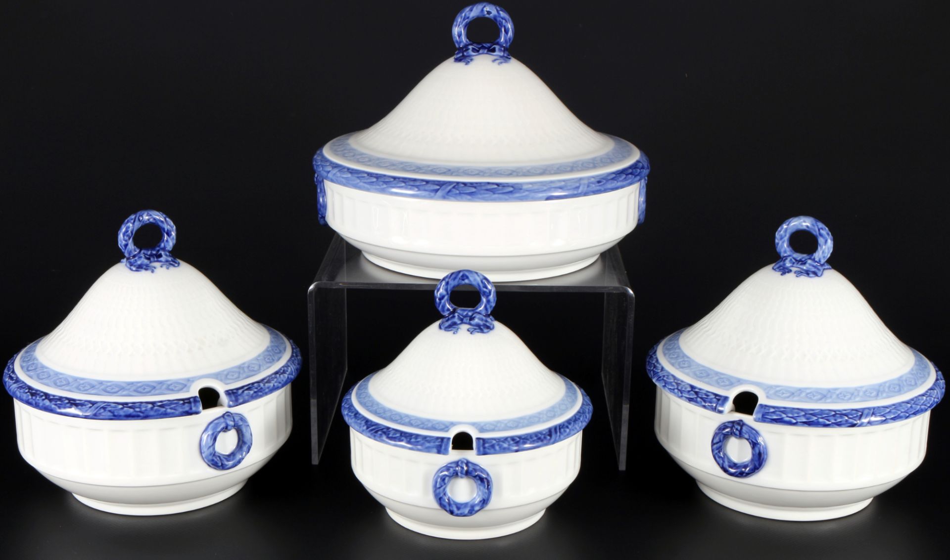 Royal Copenhagen Blauer Fächer 4 Deckelterrinen, lidded tureens,