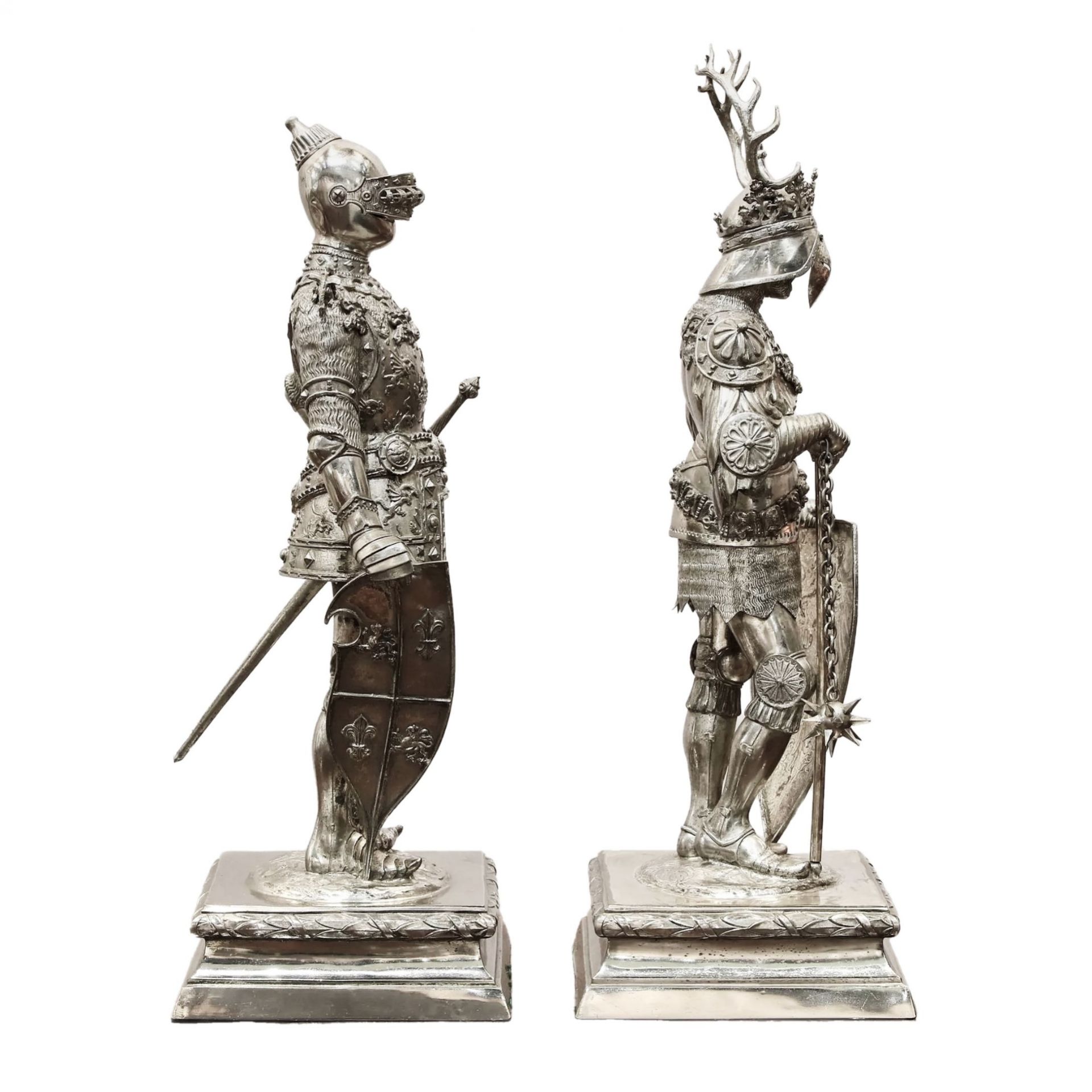Pair of outstanding cabinet figures of knights in silver by the Hanau masters from the 19th century. - Bild 4 aus 5