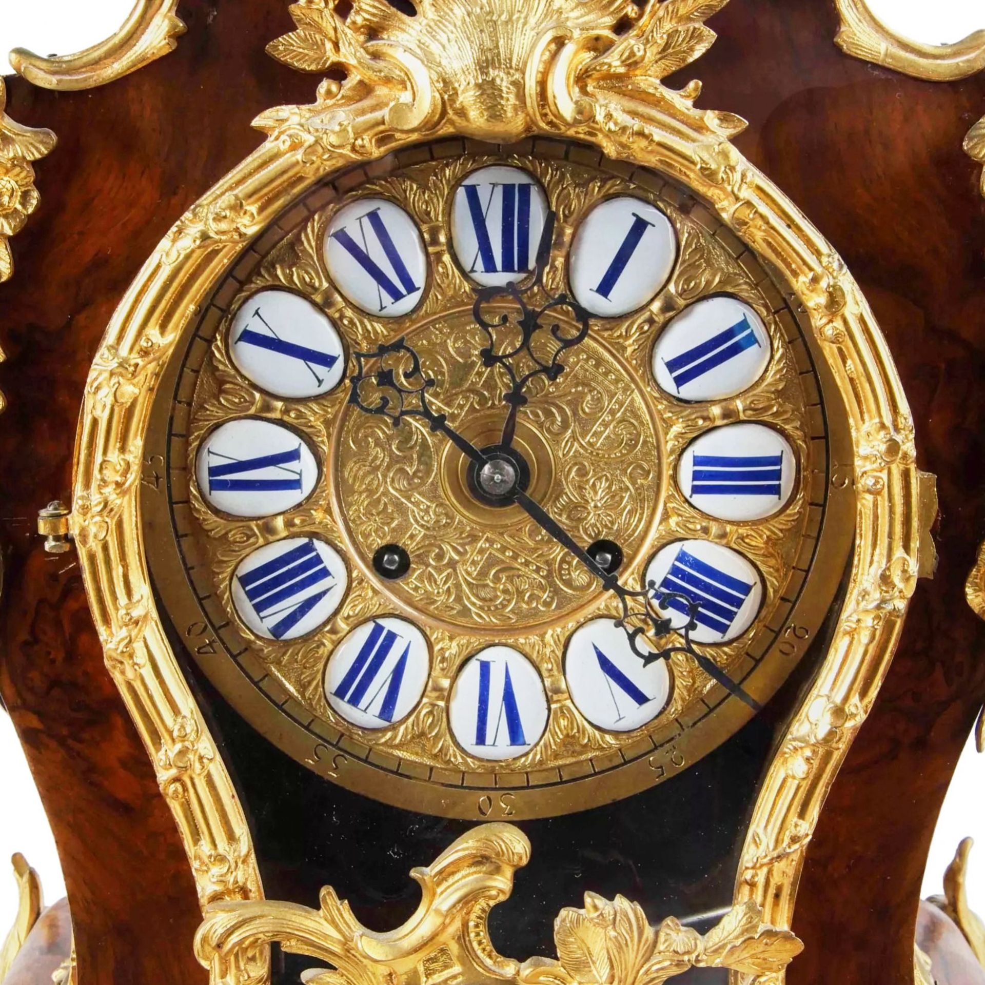 Wall clock with console, Rococo style. 19th century. - Bild 2 aus 4