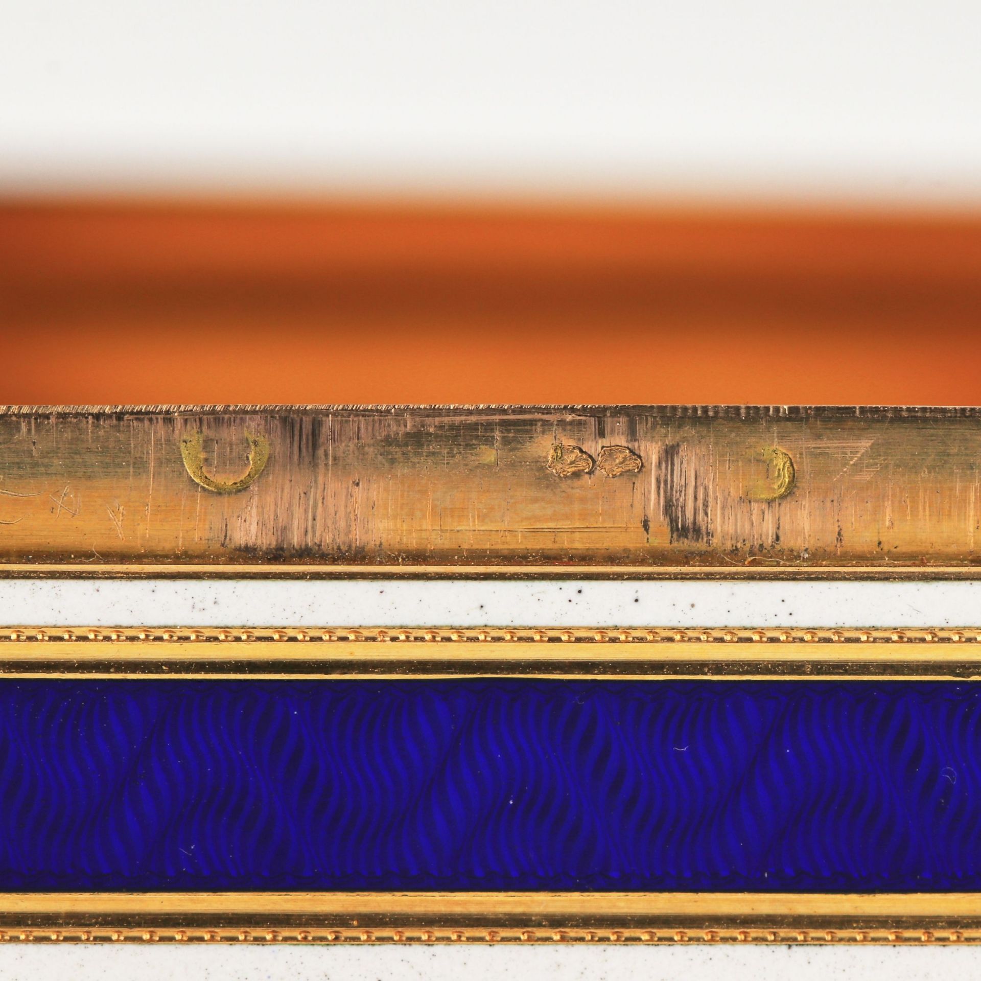 Snuffbox in gold and enamel, Augustin-André Egen, Paris, 1798-1809 - Bild 9 aus 9