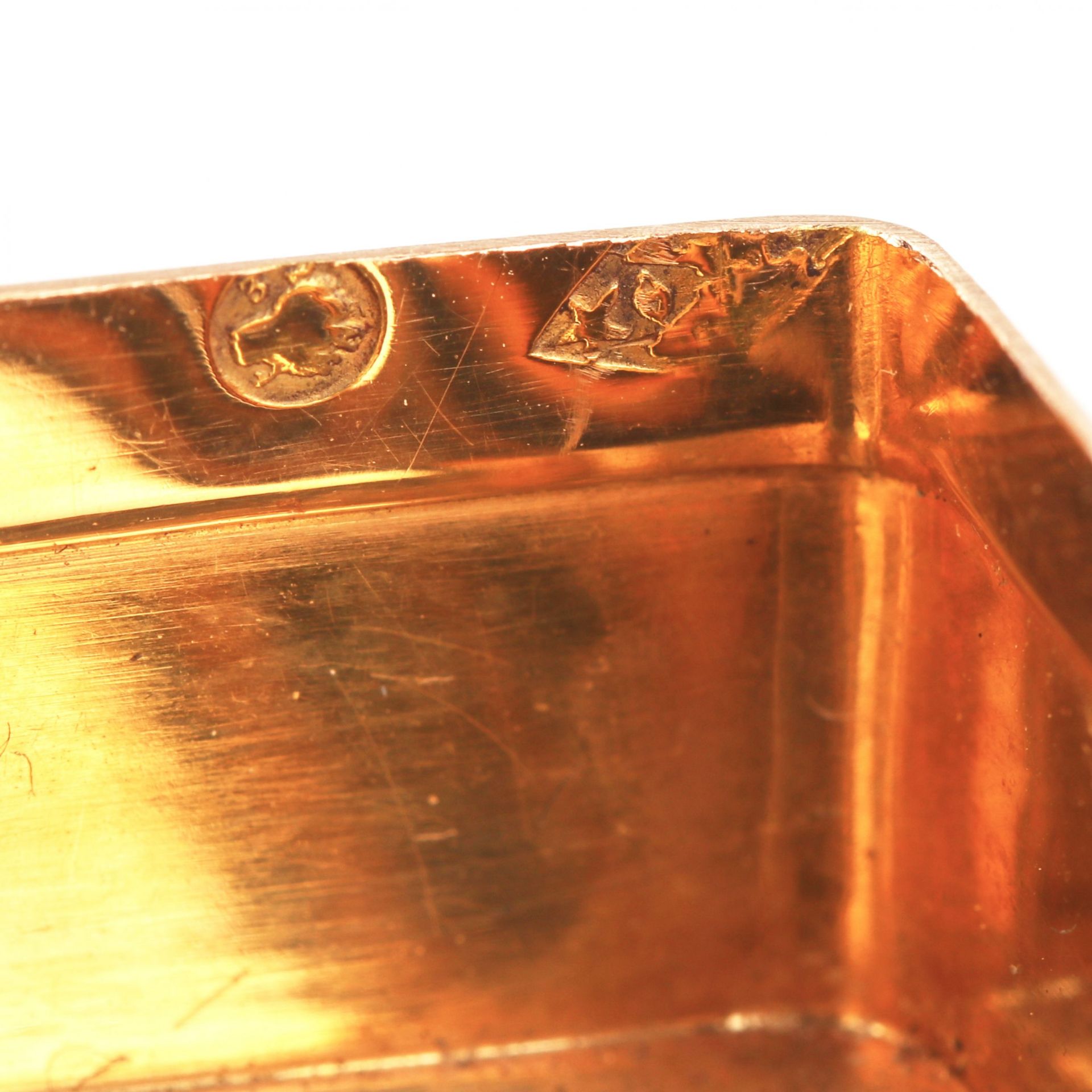 Snuffbox in gold and enamel, Augustin-André Egen, Paris, 1798-1809 - Bild 8 aus 9