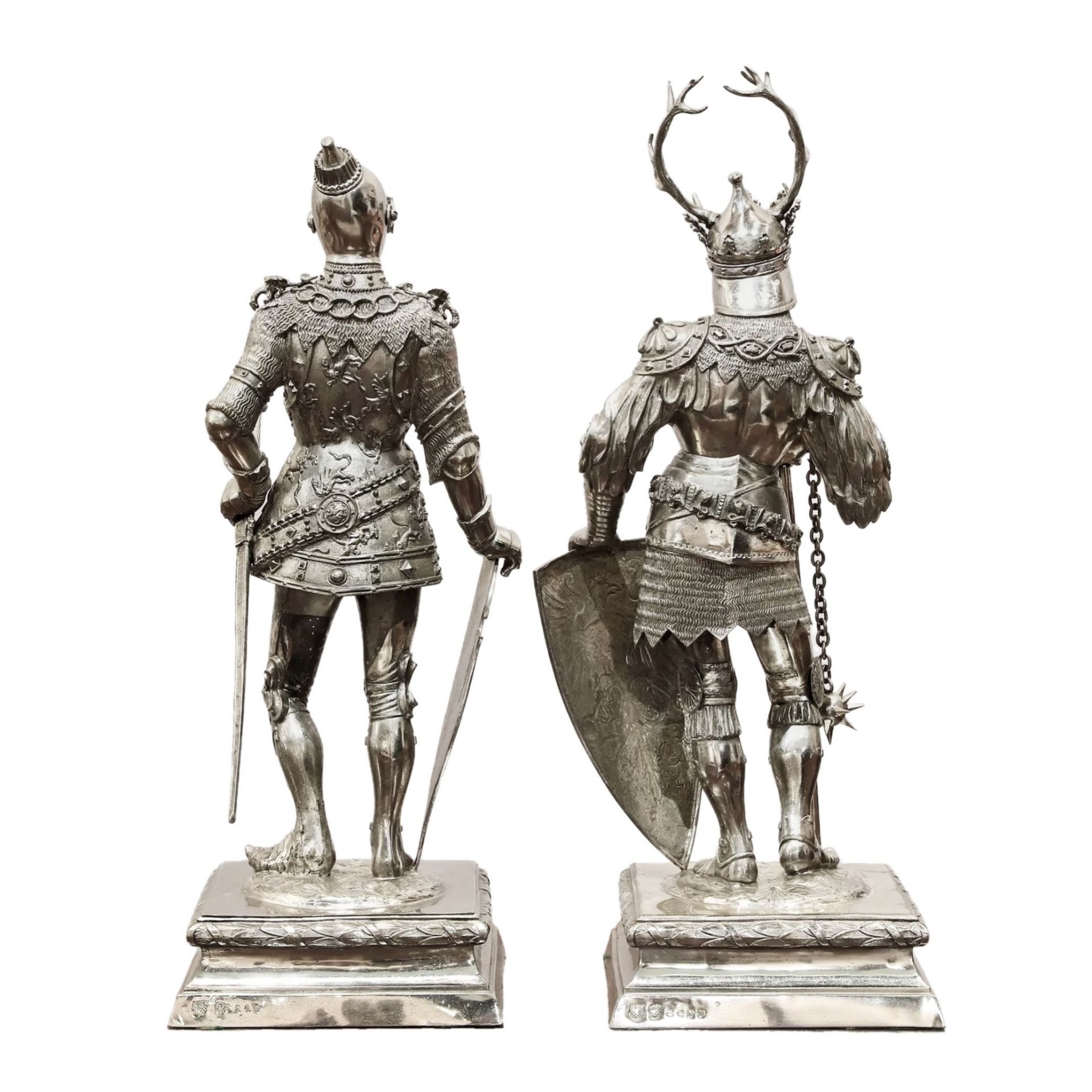 Pair of outstanding cabinet figures of knights in silver by the Hanau masters from the 19th century. - Bild 3 aus 5
