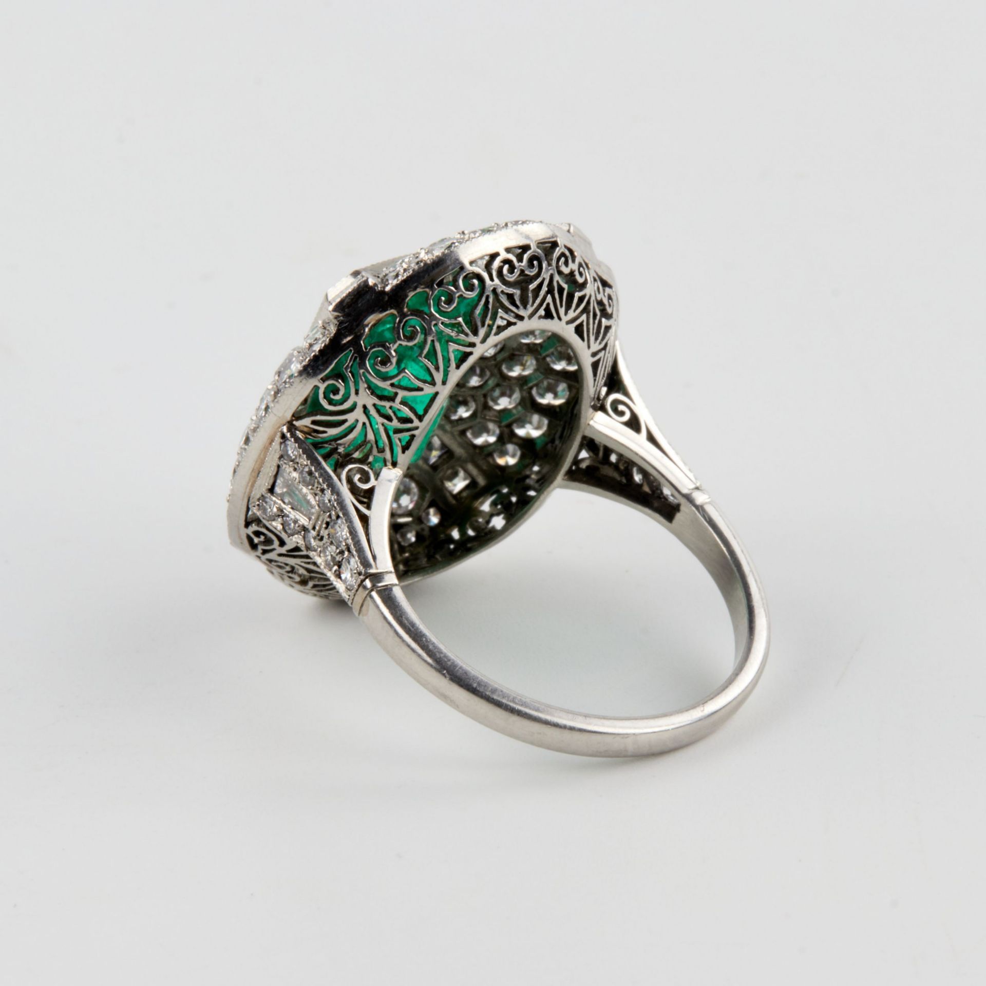 Art Deco cocktail ring with emerald and diamonds. - Bild 3 aus 7