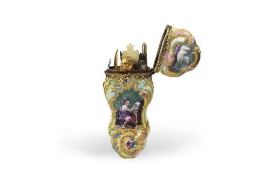 Rainbow porcelain Necessaire . 19th century. - Bild 2 aus 2