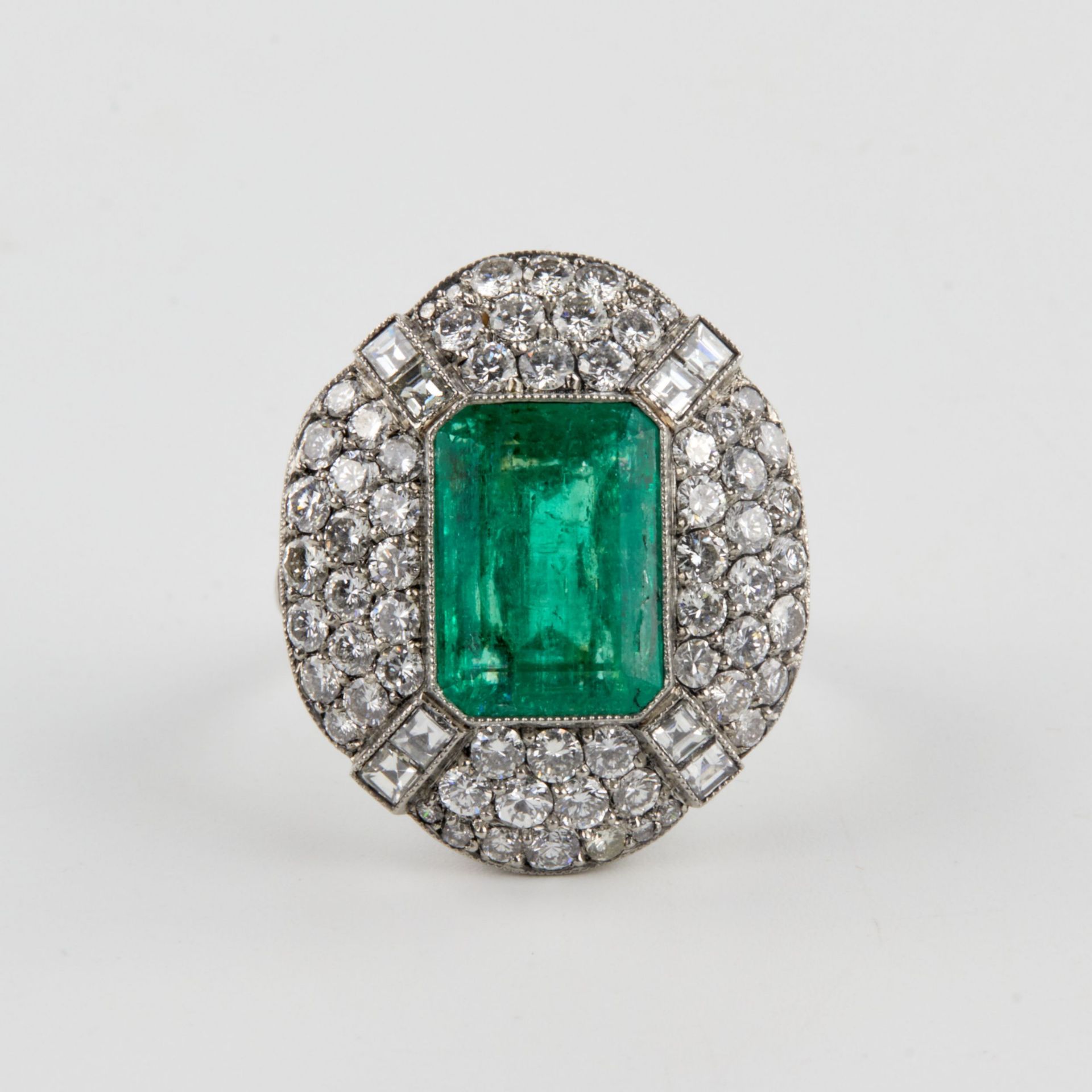 Art Deco cocktail ring with emerald and diamonds. - Bild 4 aus 7
