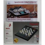 Mephisto - Manhattan. Schachcomputer mit Spielfiguren aus Kunststoff und Bedienungsanleitung. Ohne