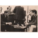 Foto. Fischer, Bobby. Schwarzweißes Pressefoto von Bobby Fischer bei der XVII. Schacholympiade in