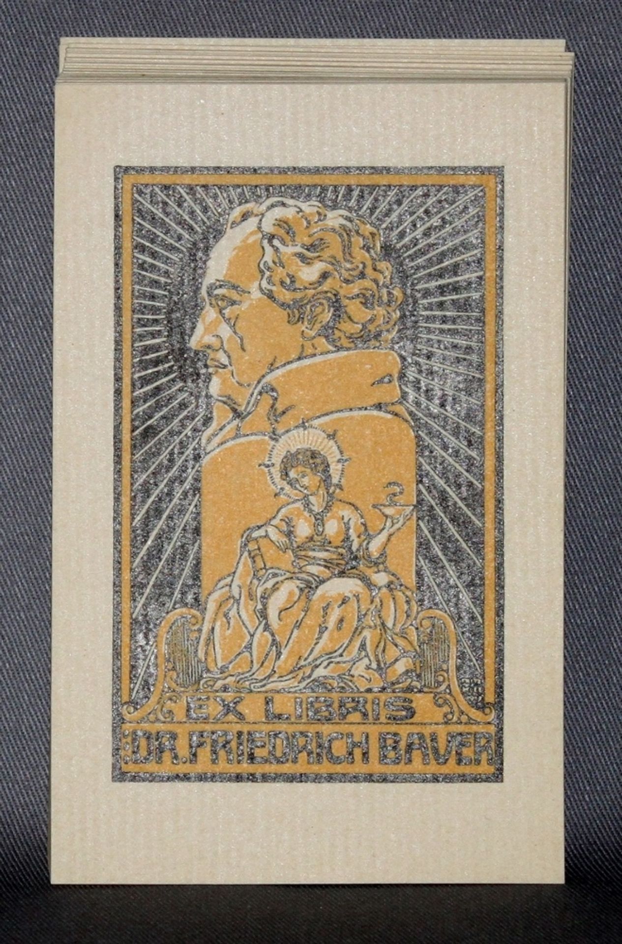 Exlibris. Unbekannter Künstler. "Exlibris Dr. Friedrich Bauer". Zweifarbiger Druck auf Papier.