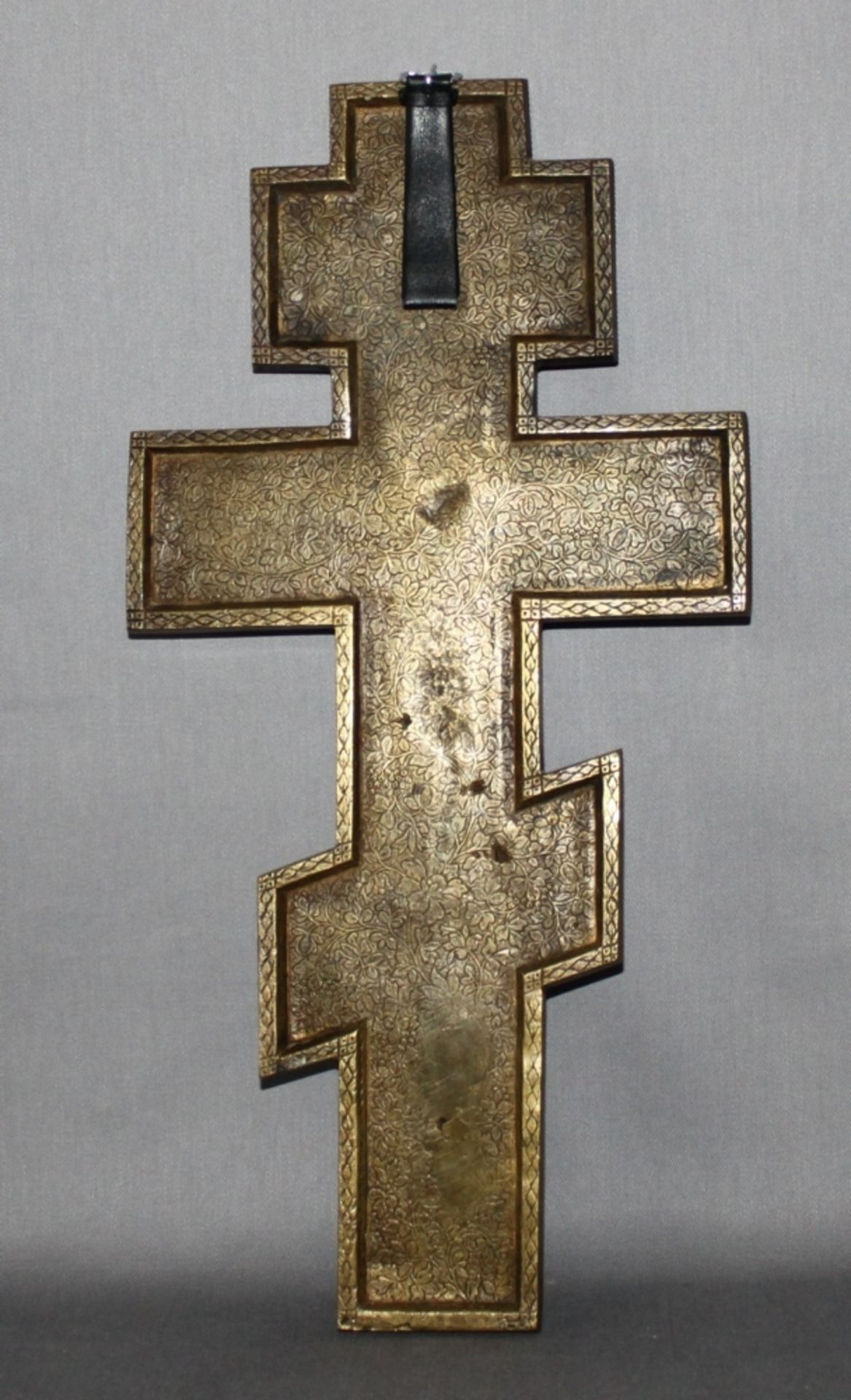 Ikone. Metallikone. Bronzehauskreuz, vierfarbig emailliert, aus der Zeit um 1900. Größe des Kreuze - Image 2 of 2
