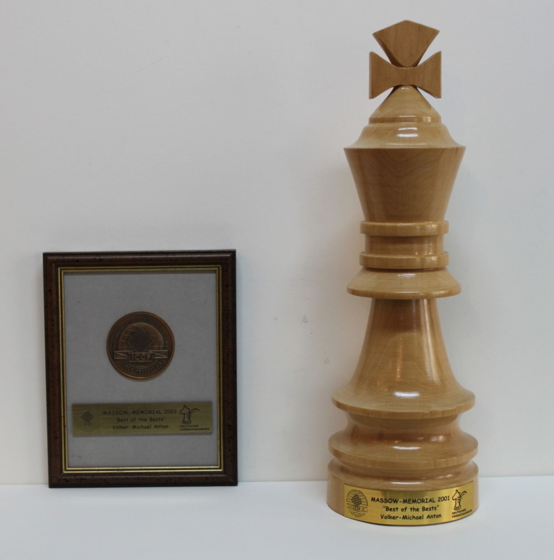 Massow - Memorial. Medaille und Königsfigur aus Holz zum Sieg von Anton im Massow – Memorial Turnier