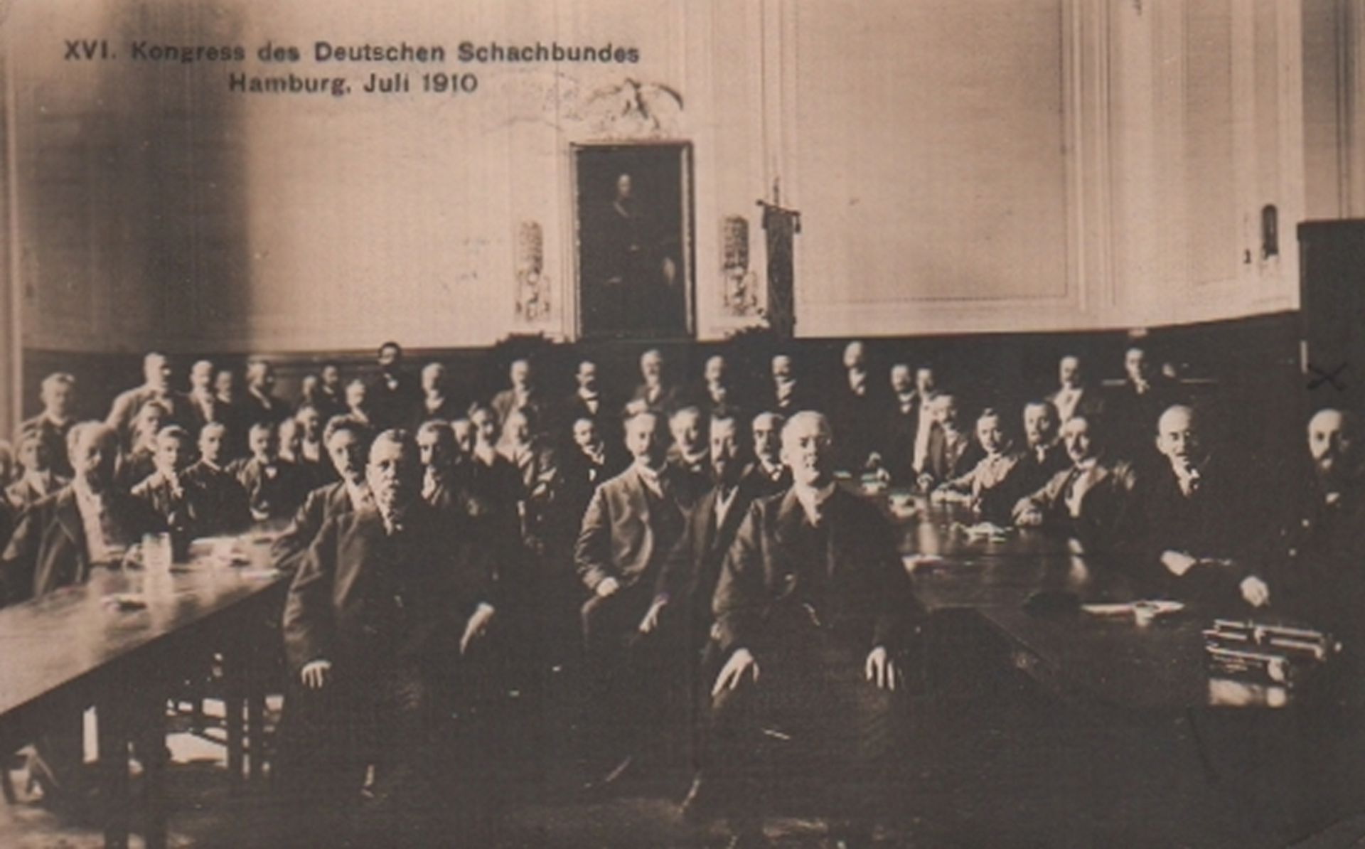 Postkarte. Hamburg 1910. Postalisch gelaufene schwarzweiße Fotopostkarte aus der Zeit um 1910 mit