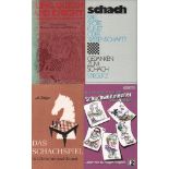 Schach und Literatur. Konvolut mit 27 Büchern und Kleinschriften, meist in deutscher Sprache (wenige