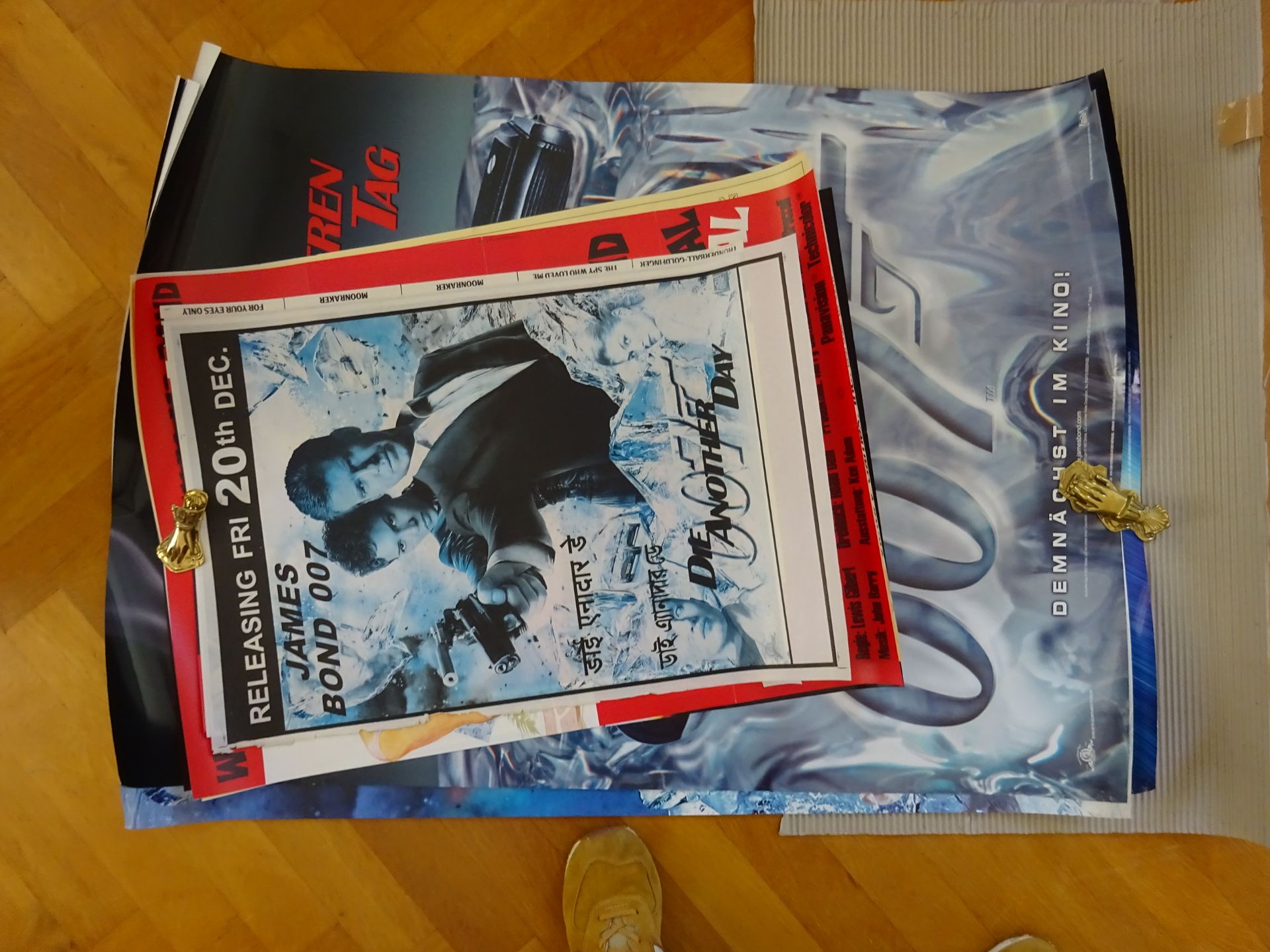 Konvolut James Bond Buch + 11 Plakate - Bild 3 aus 3