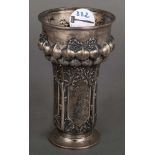 Jugendstil-Pokal. Deutsch um 1900. 800er Silber, am Boden mehrfach gepunzt, ca. 177 g, H=15 cm.
