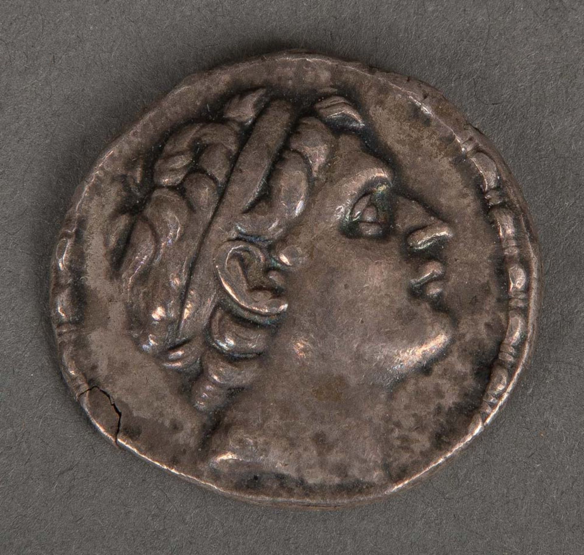 Tetradrachme. König von Syrien, Antiochus III. 222 bis 187 v. Chr. Silber, ca. 16,9 g, D=2,8 cm.