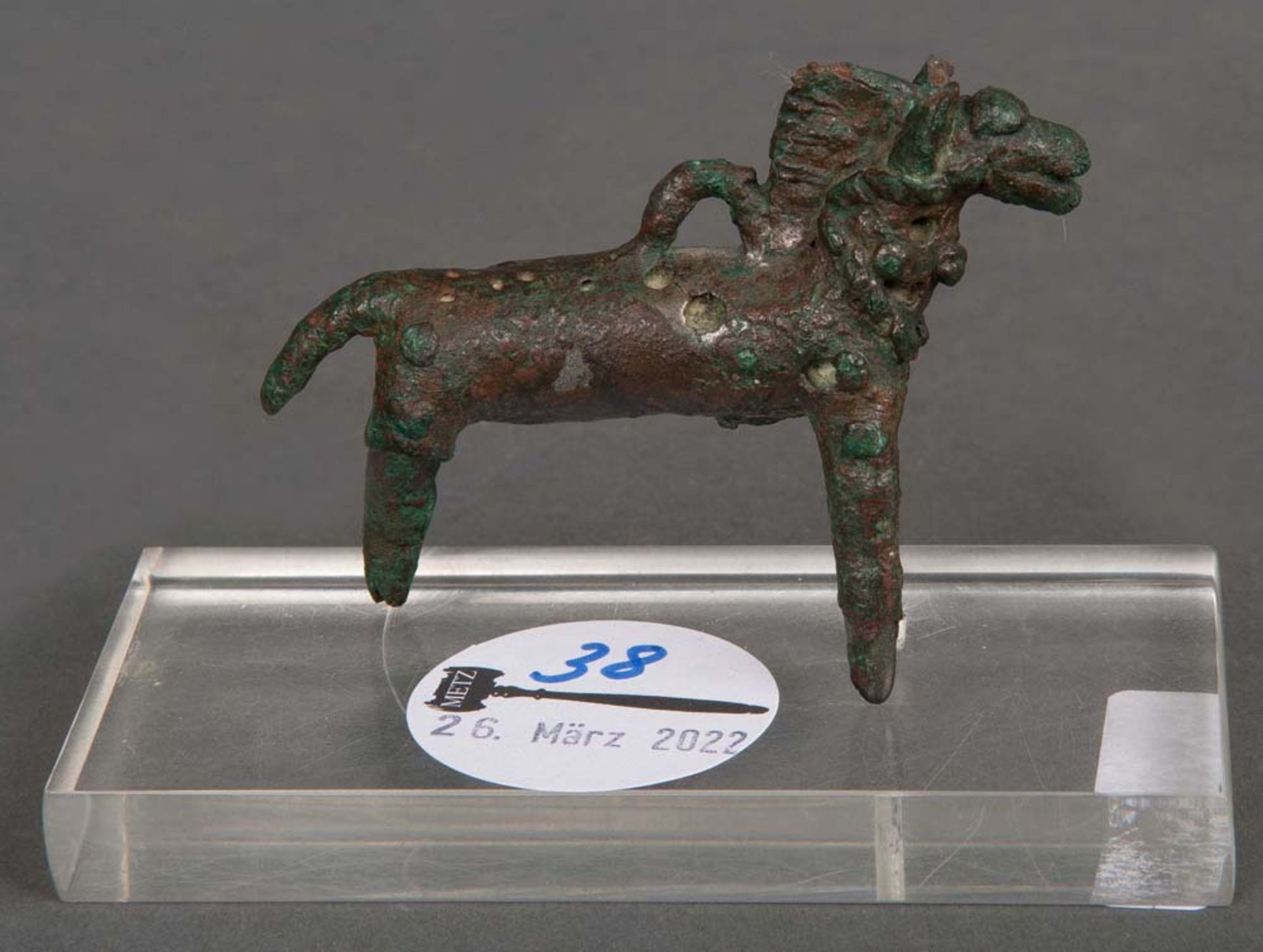 Pferd. Wohl Luristan 1000 v. Chr. Bronze mit Öse, H=5,4 cm. Provenienz: Athena, München, 1991. (