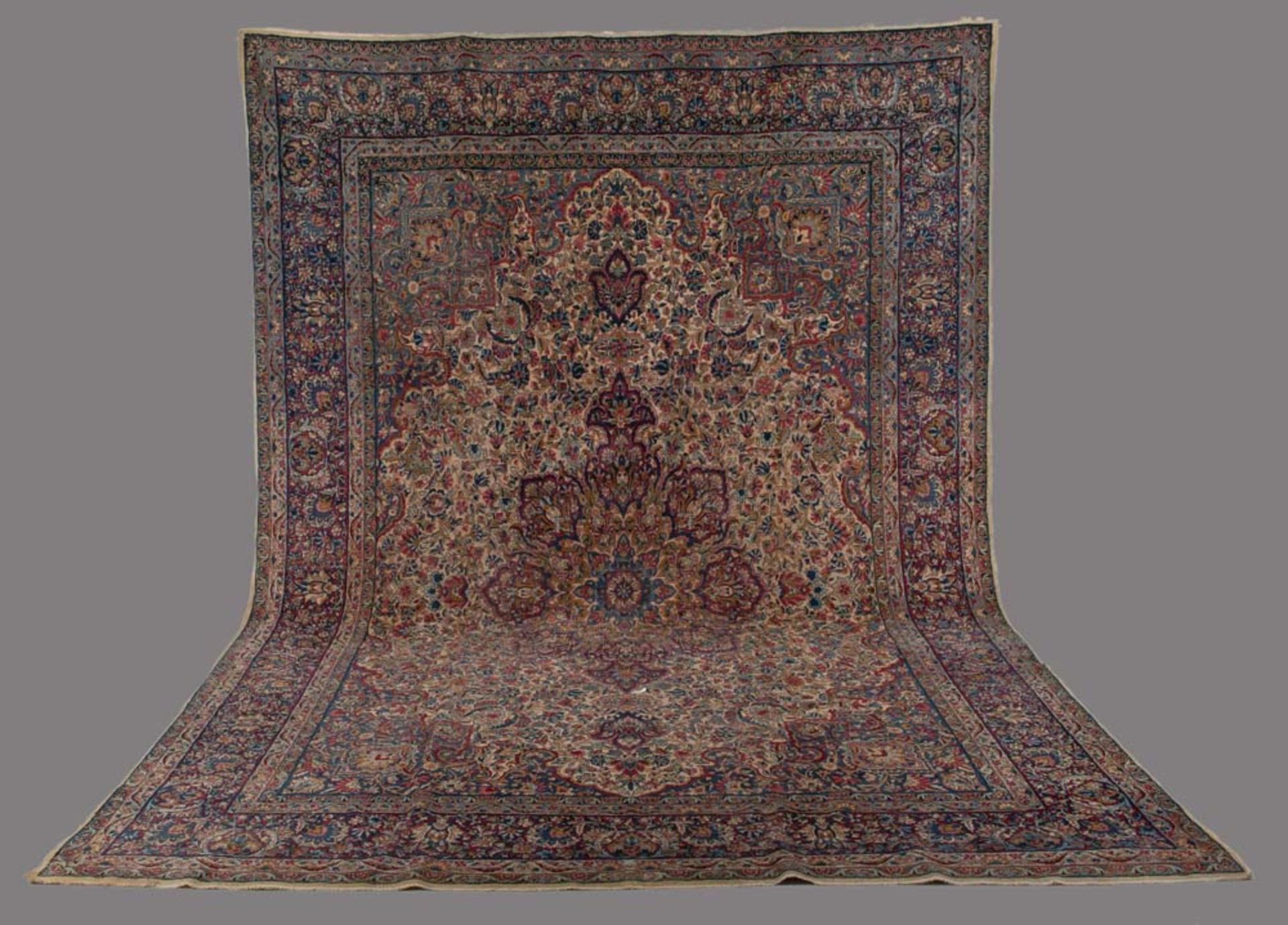 Kirman-Teppich. 394 x 270 cm. **